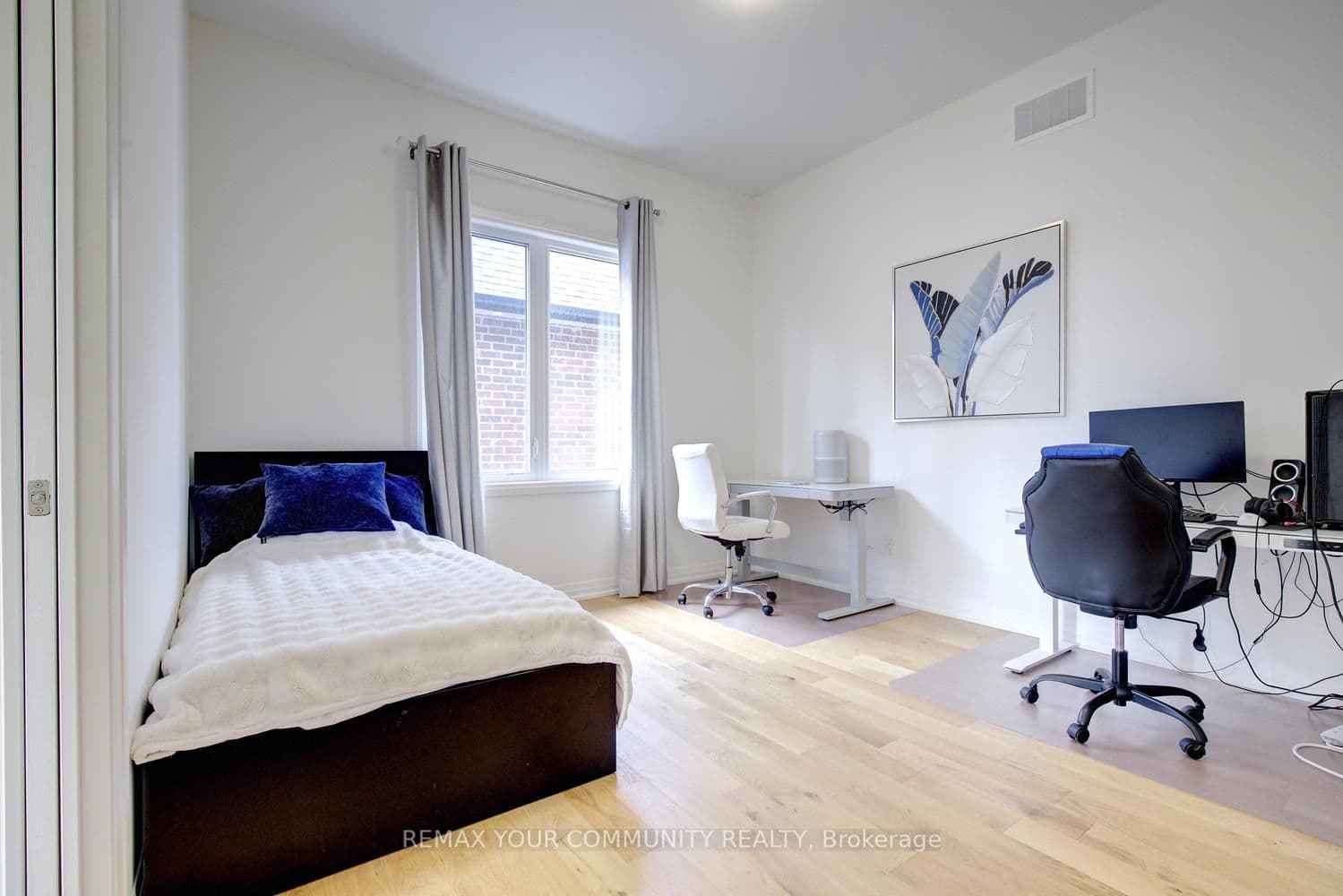96 Bond Crescent — photo 46