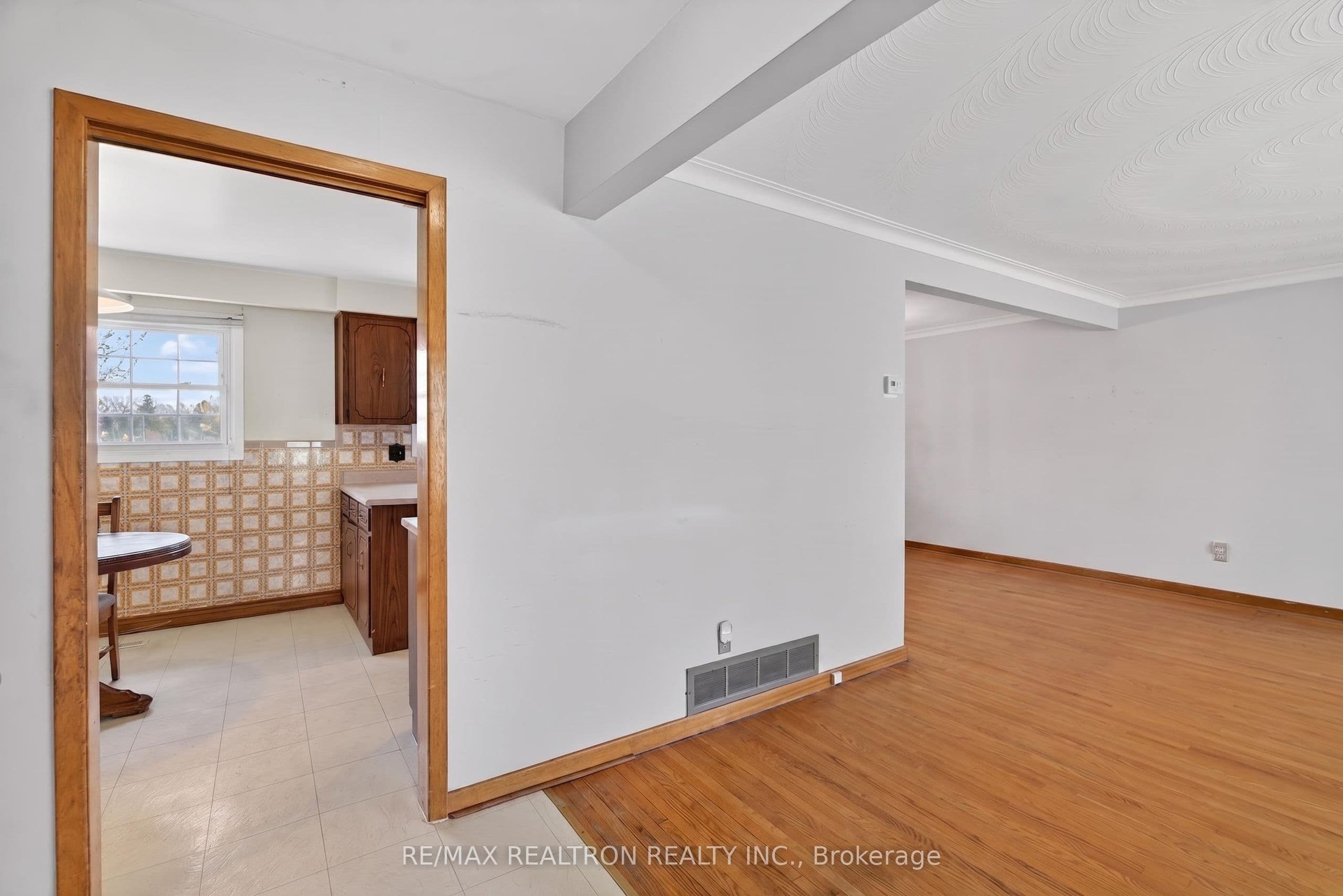 19 Claridge Drive — photo 30