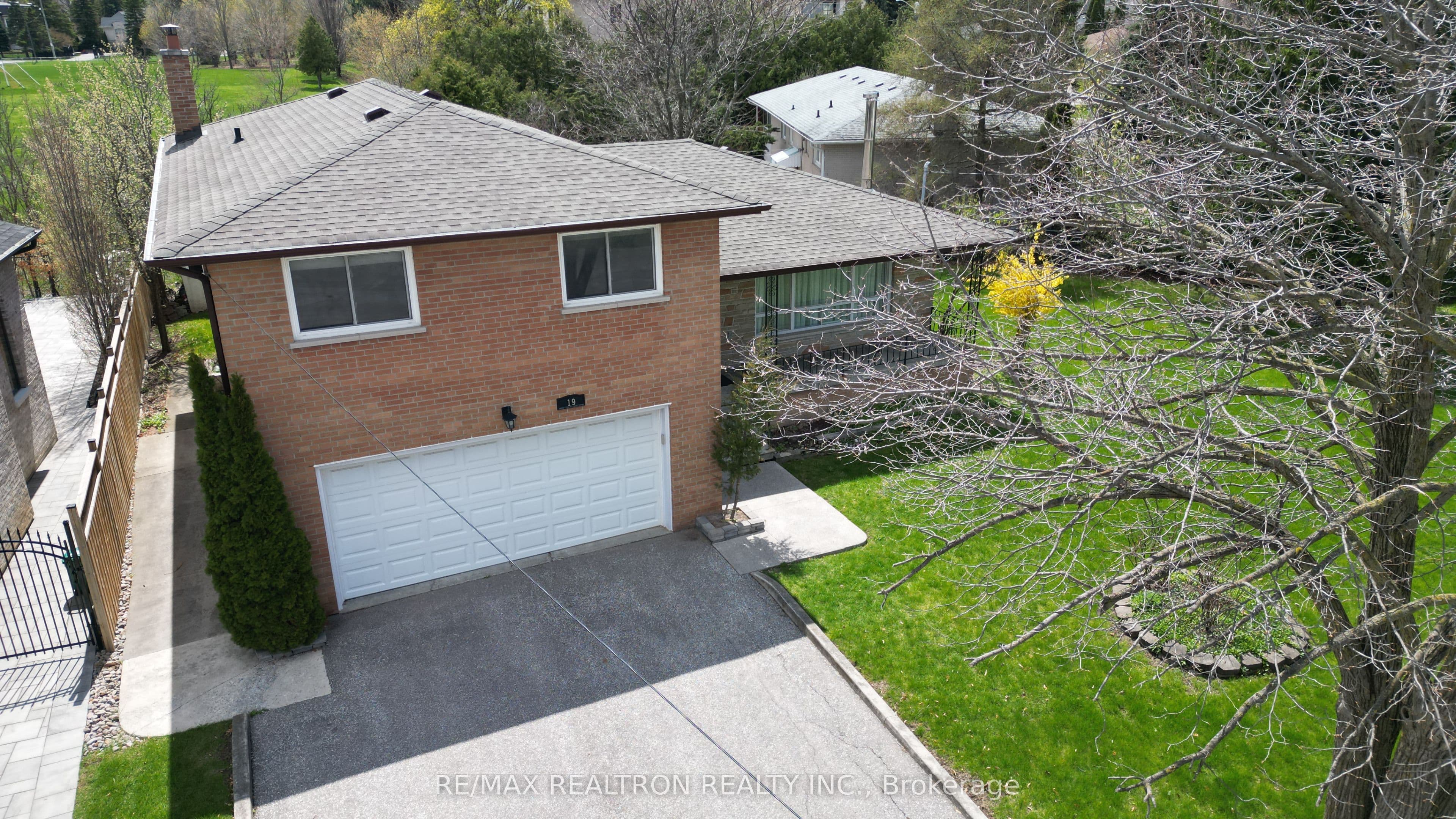 19 Claridge Drive — photo 3
