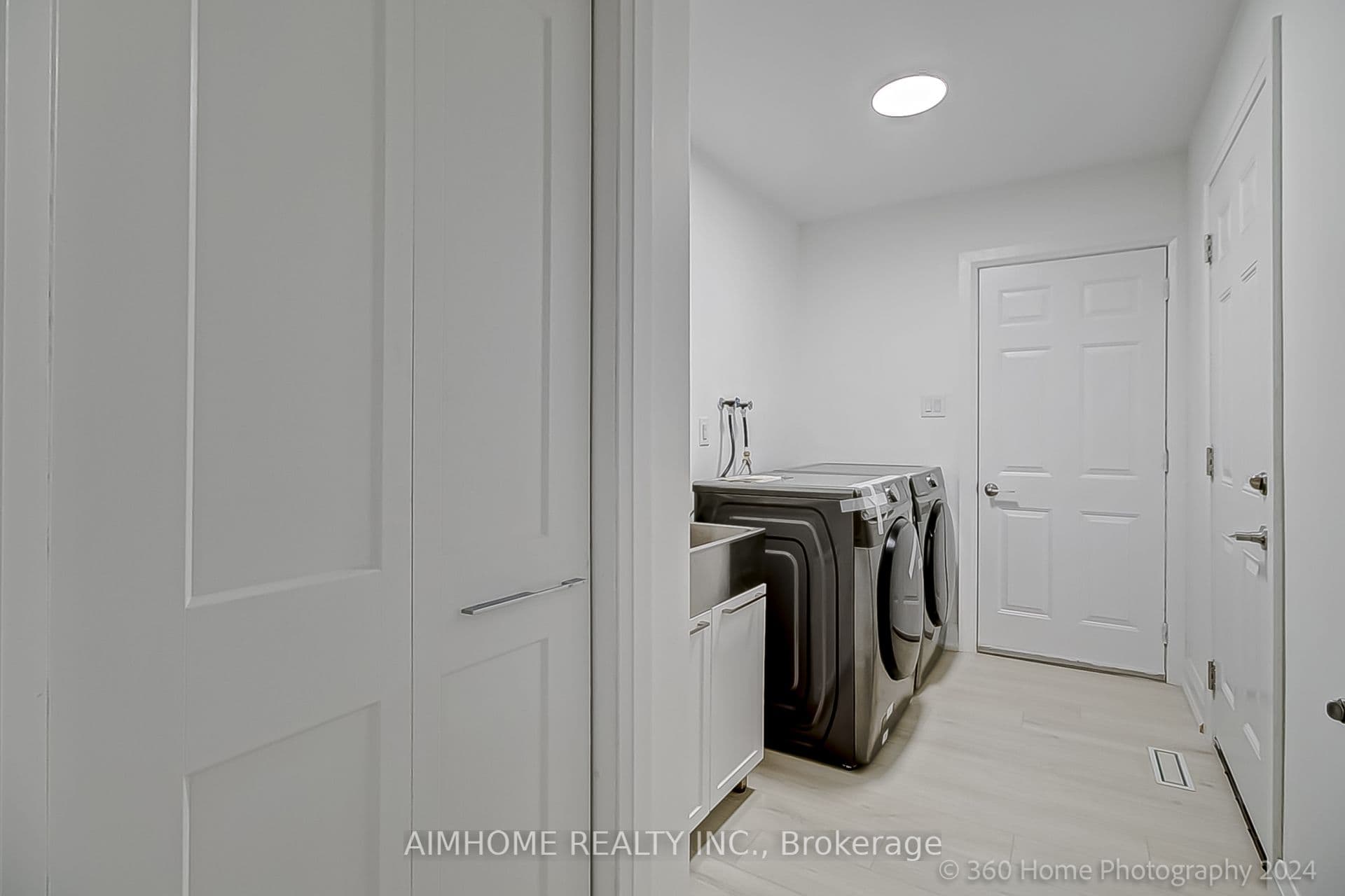 179 Oxford Street — photo 31