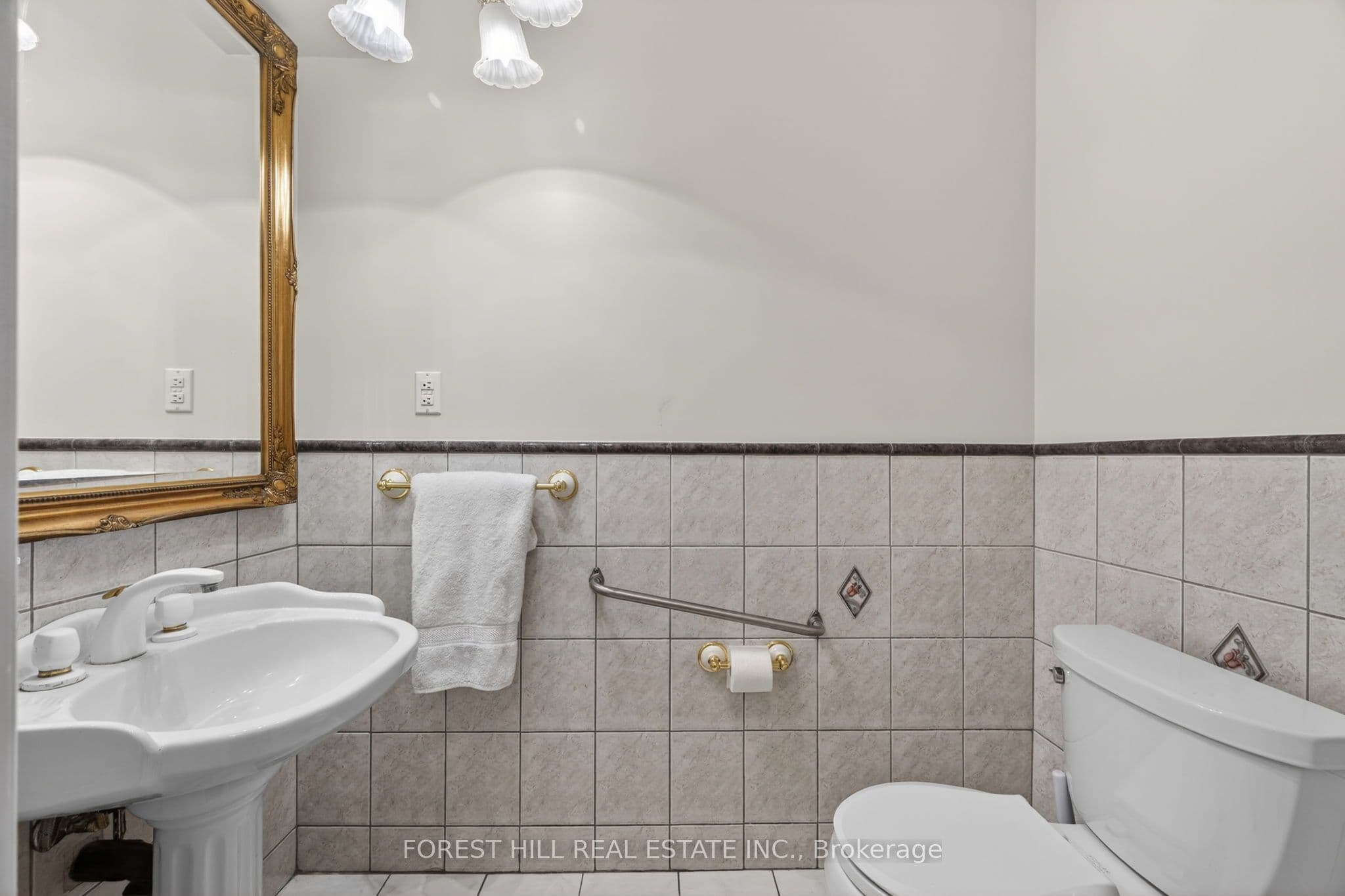 10601 Bathurst Street — photo 18