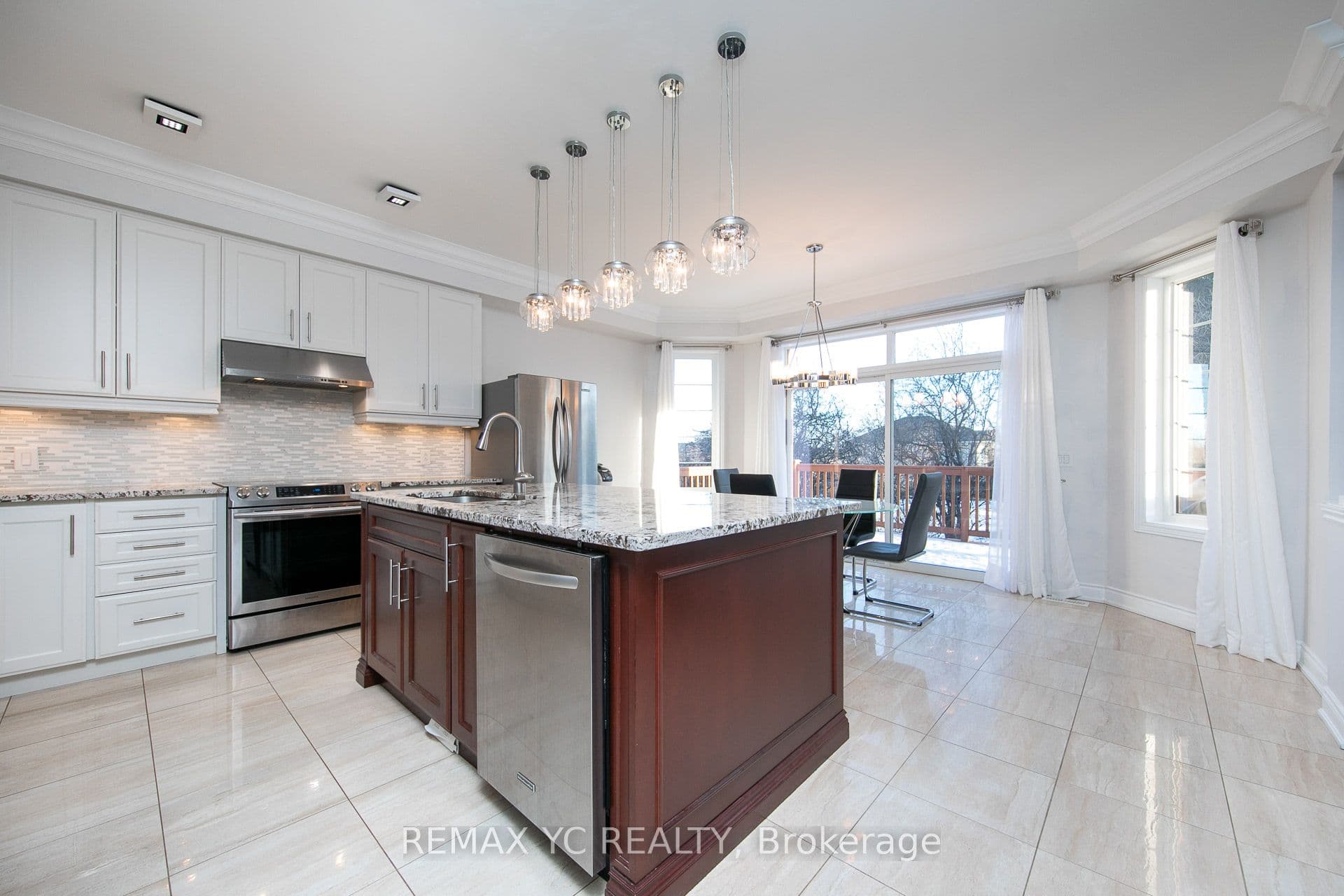 43 Laredo Drive — photo 11