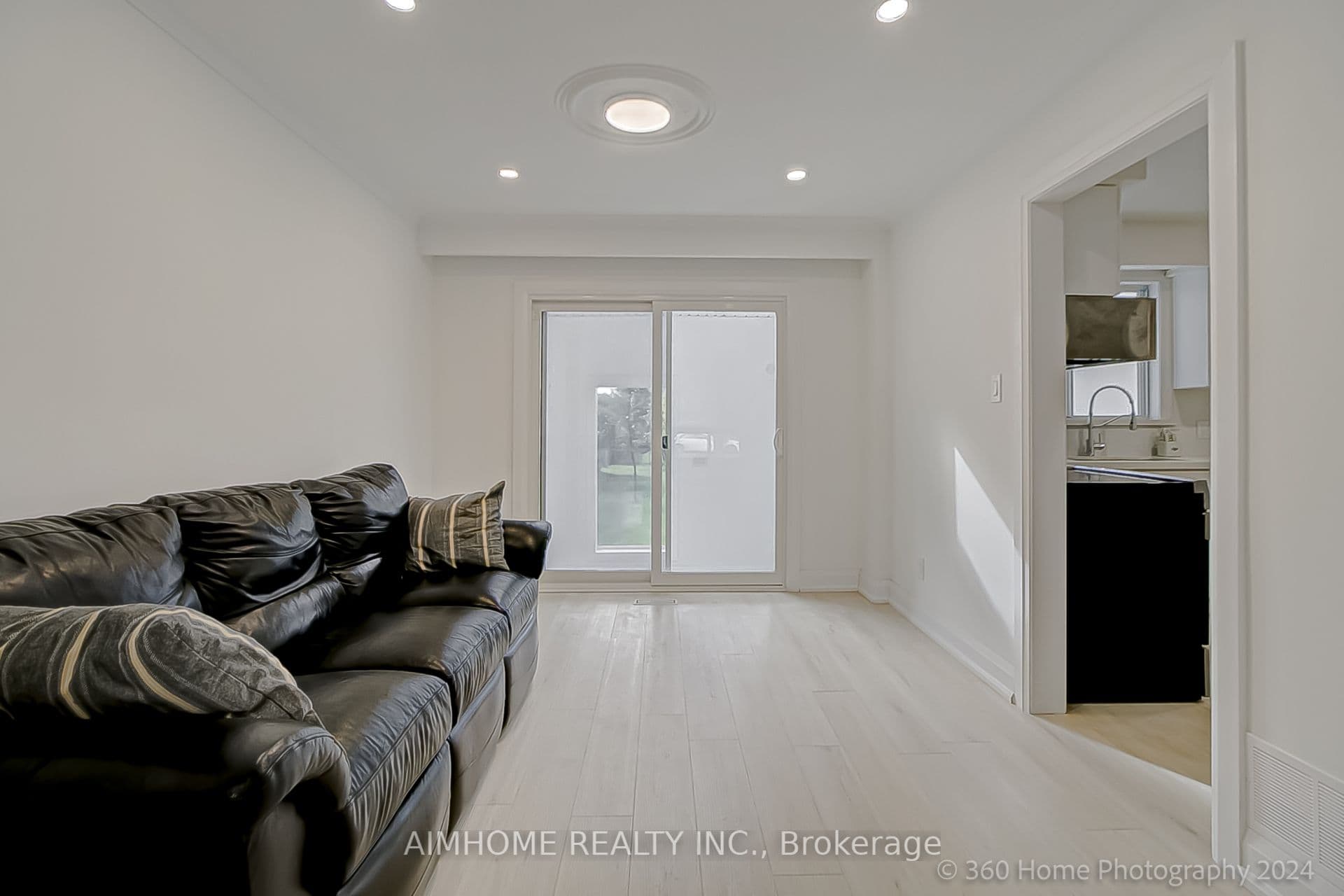 179 Oxford Street — photo 47