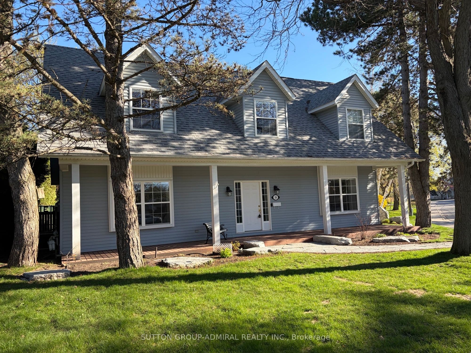54 Starlight Crescent — photo 4