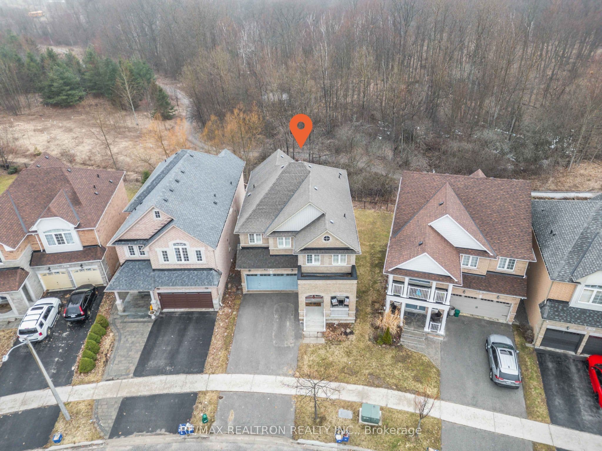 10 Dovetail Drive — photo 2
