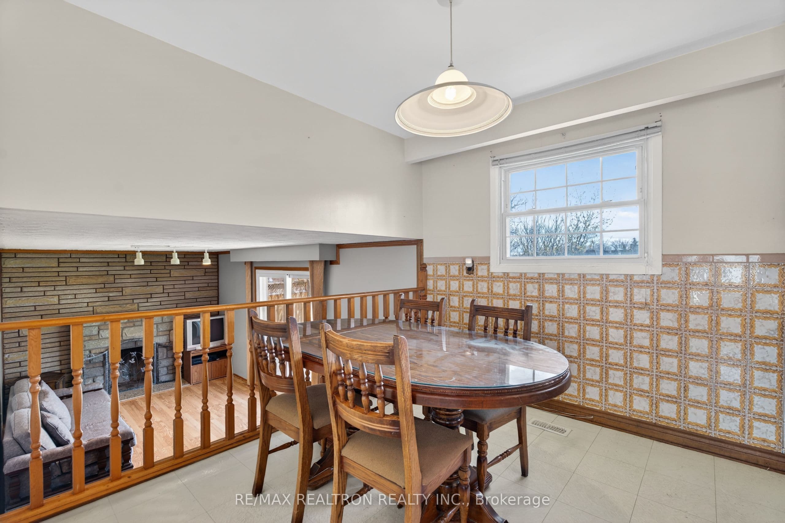 19 Claridge Drive — photo 38