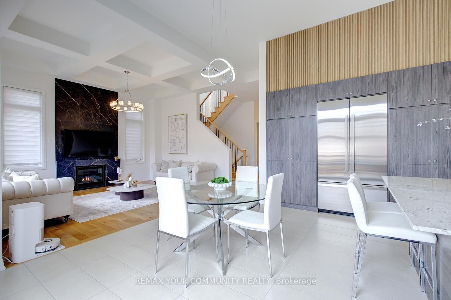 96 Bond Crescent — photo 17