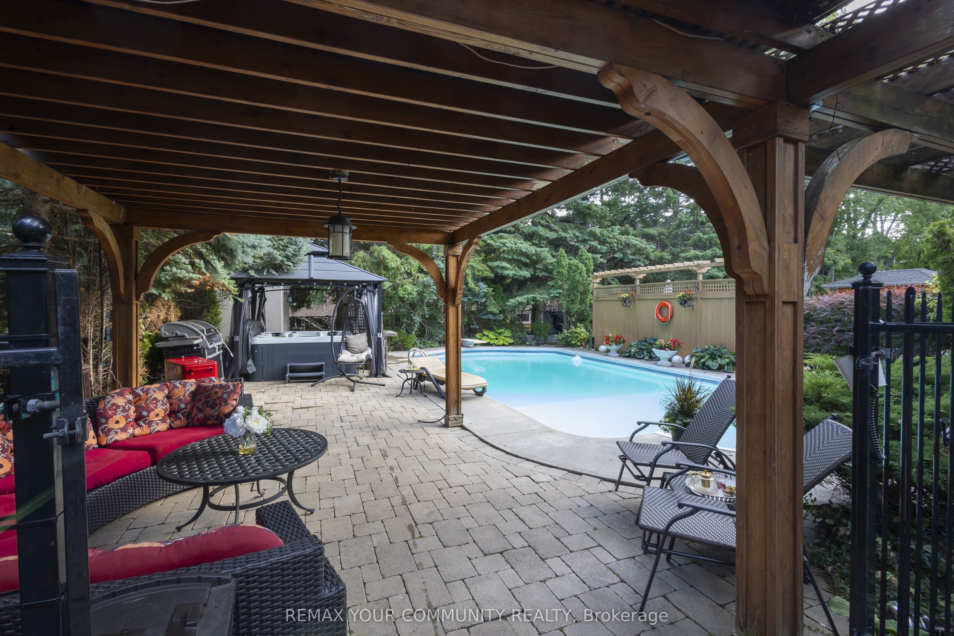 95 Naughton Drive — photo 49