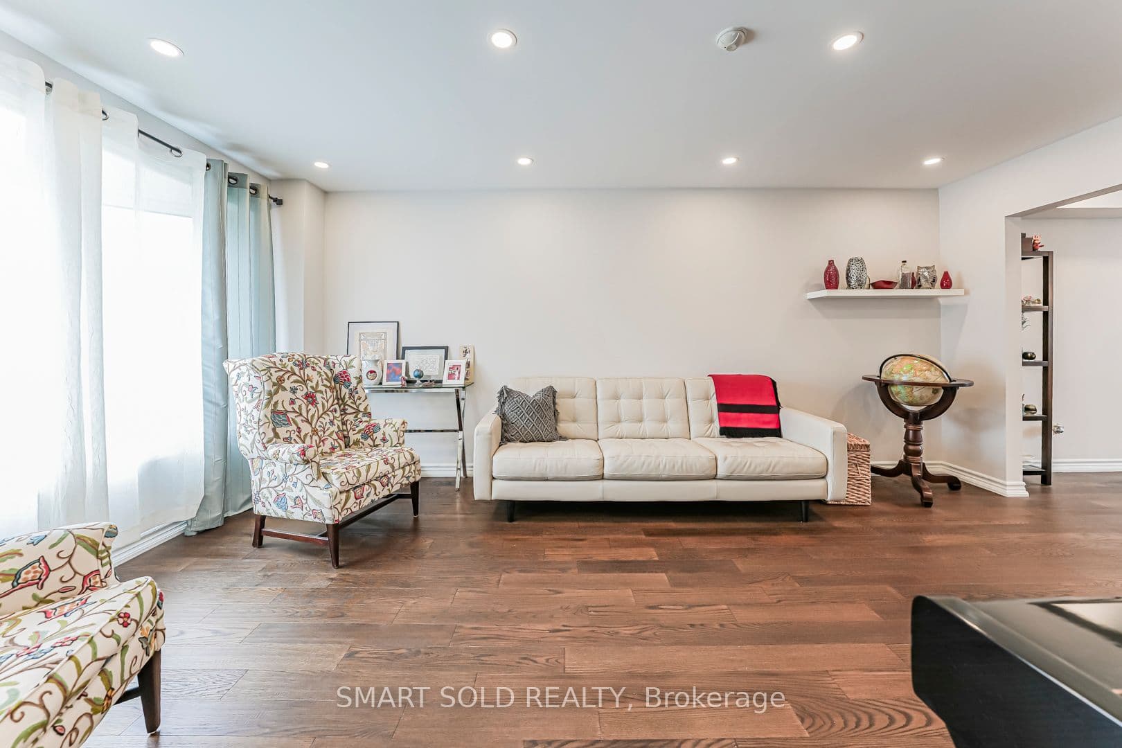 28 Westminster Drive — photo 2