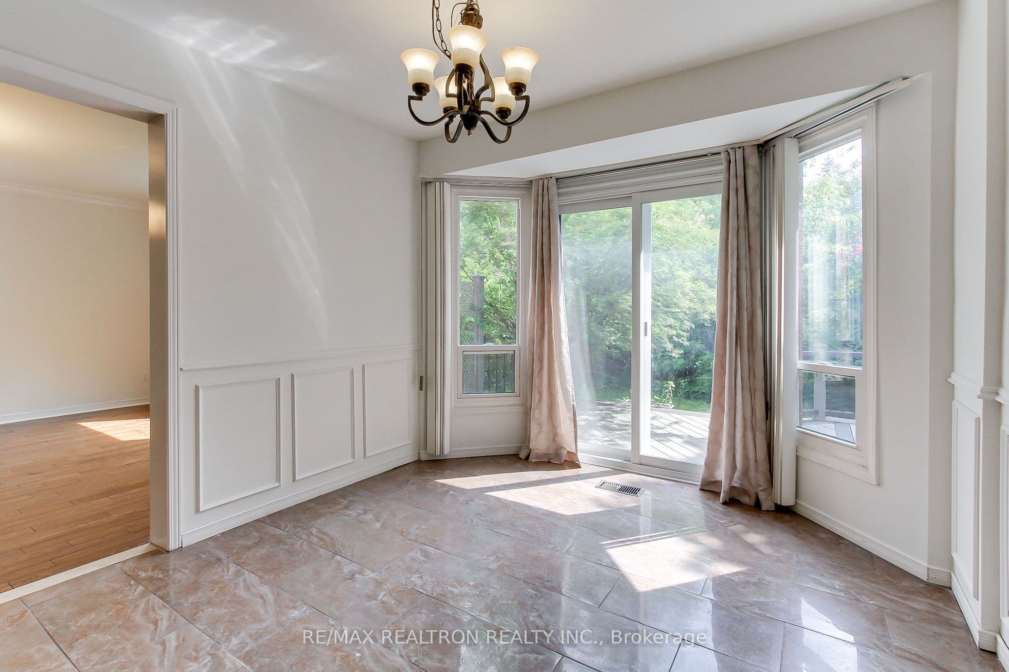 19 Crystal Drive N — photo 20