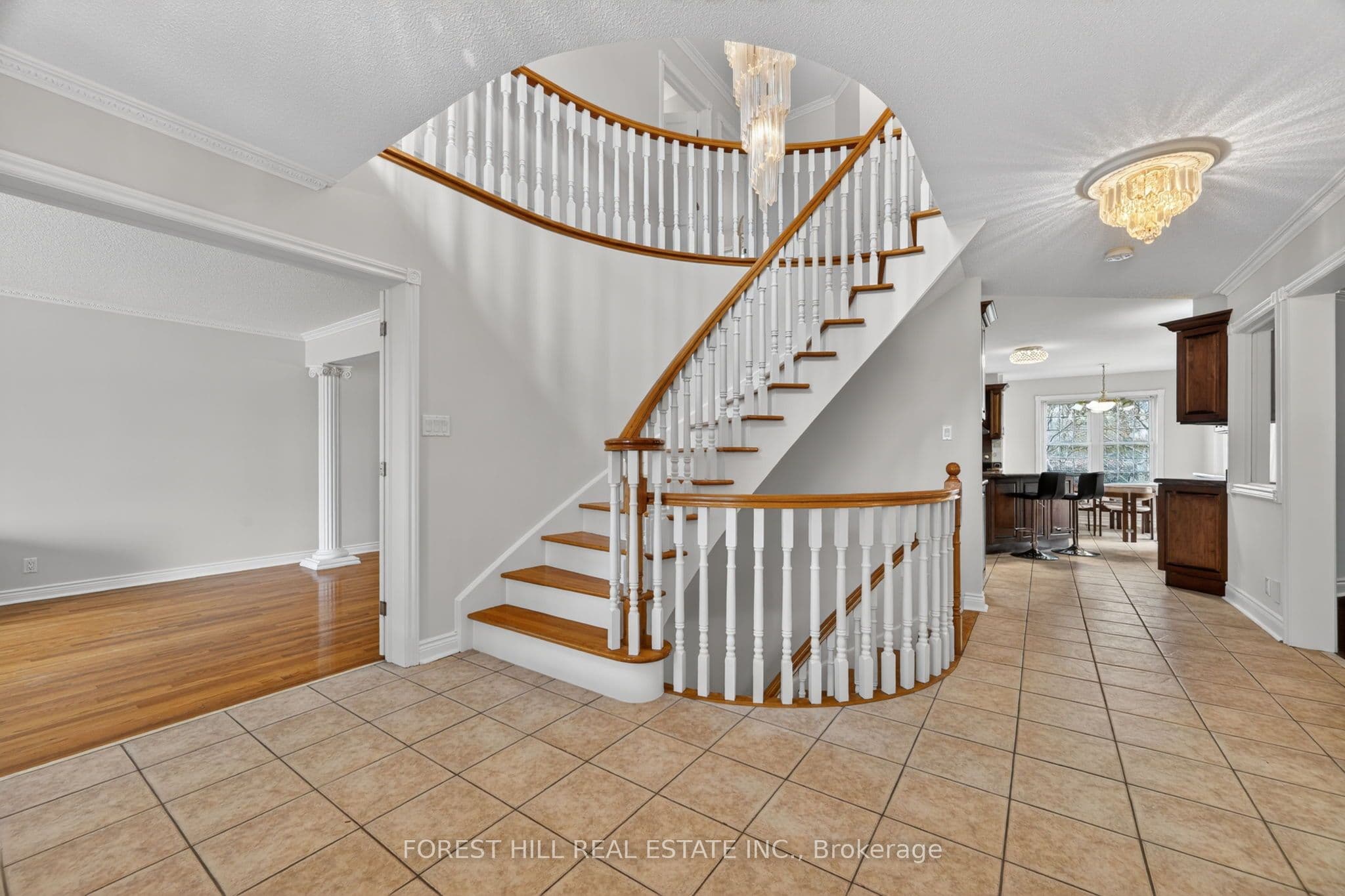 10601 Bathurst Street — photo 17