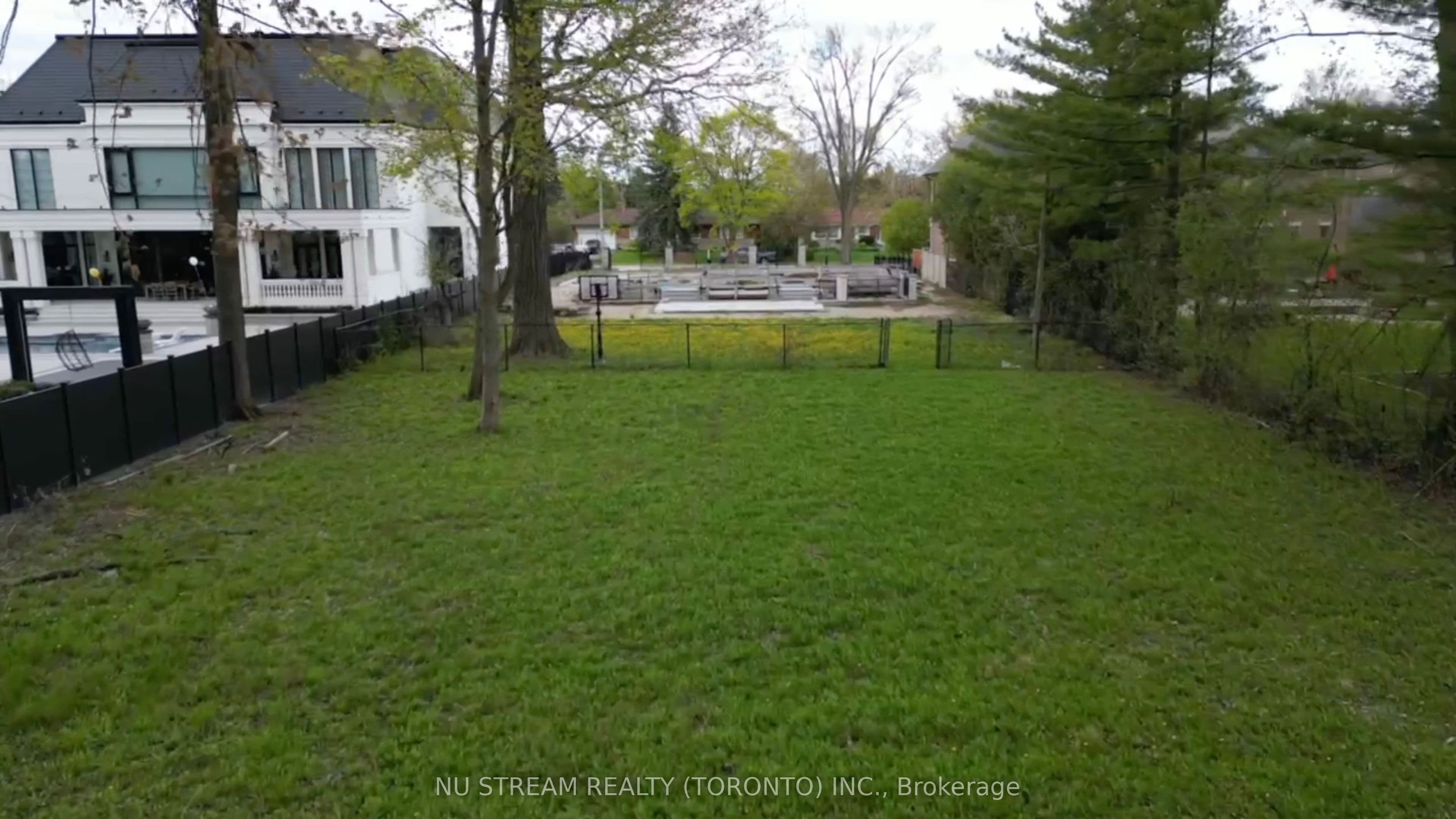 212 Duncan Road — photo 4