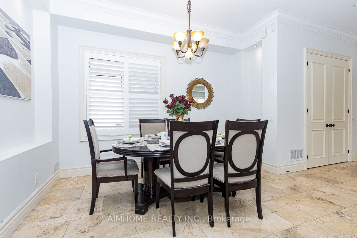 220 Weldrick Road W — photo 16