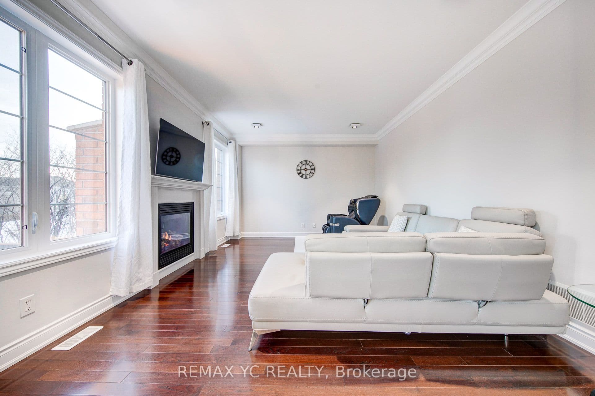 43 Laredo Drive — photo 21