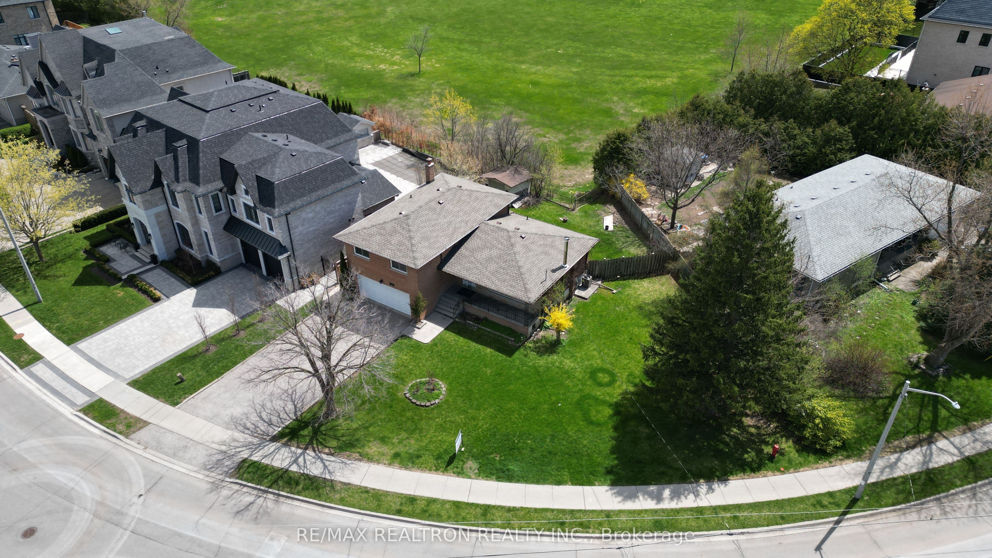 19 Claridge Drive — photo 9