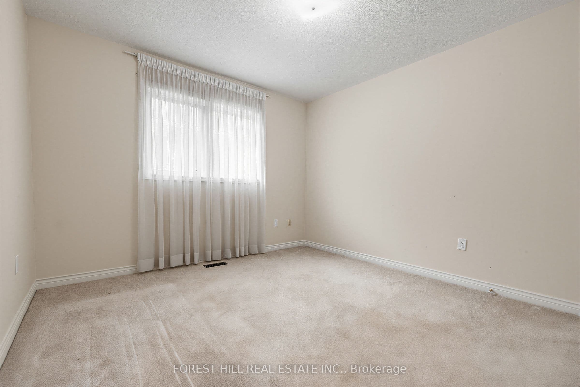17 Lady Lynn Crescent — photo 30