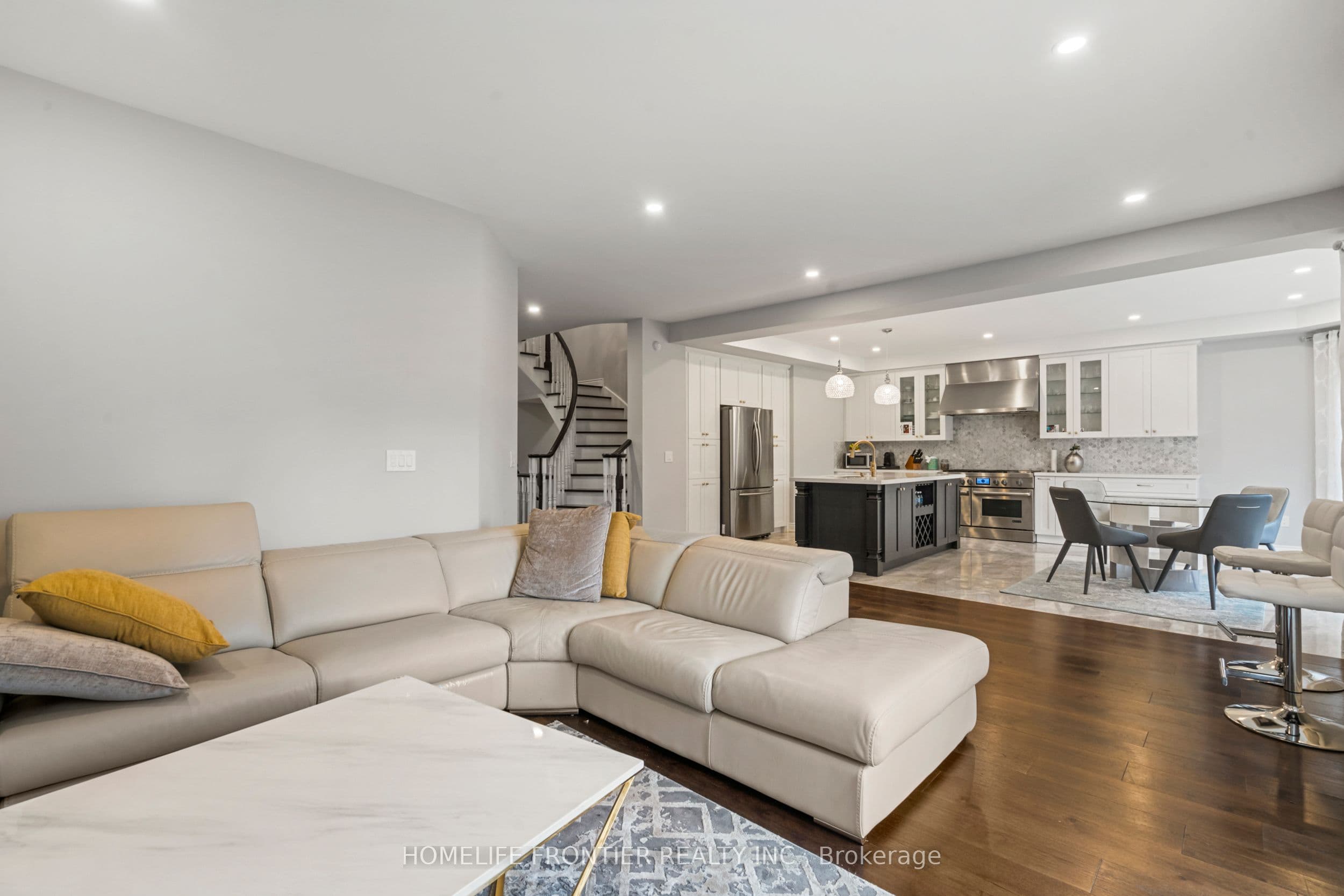 7 Edenbrook Crescent — photo 11