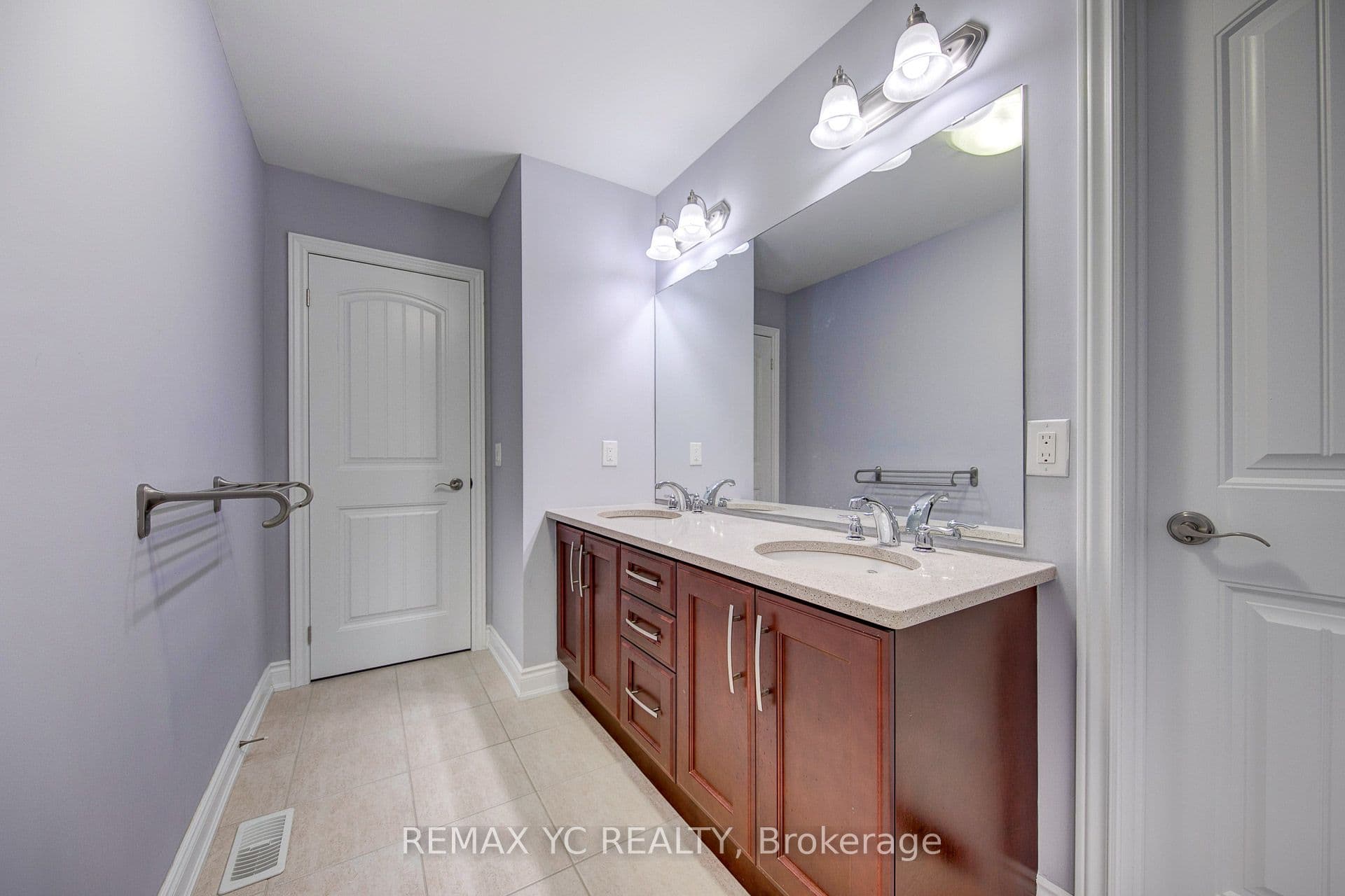 43 Laredo Drive — photo 34