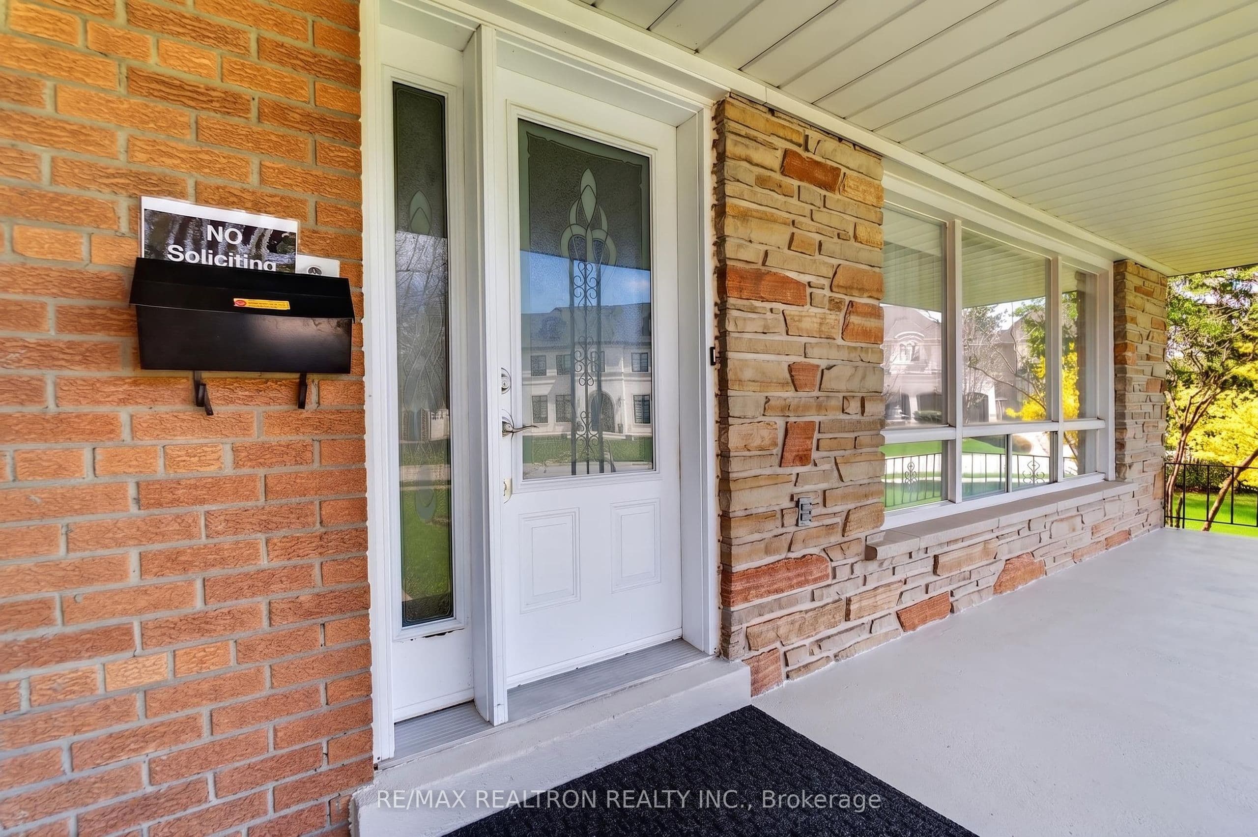 19 Claridge Drive — photo 28