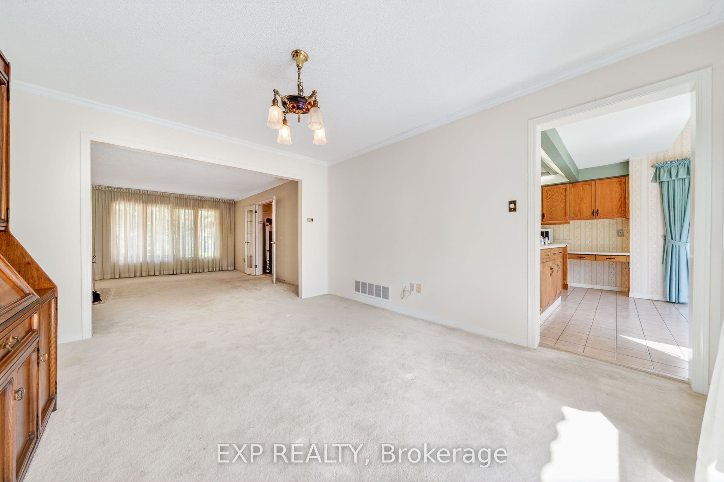 51 Sanderson Crescent — photo 22