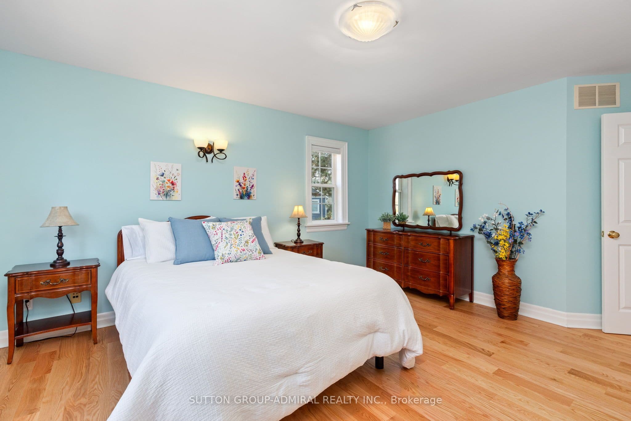 54 Starlight Crescent — photo 33