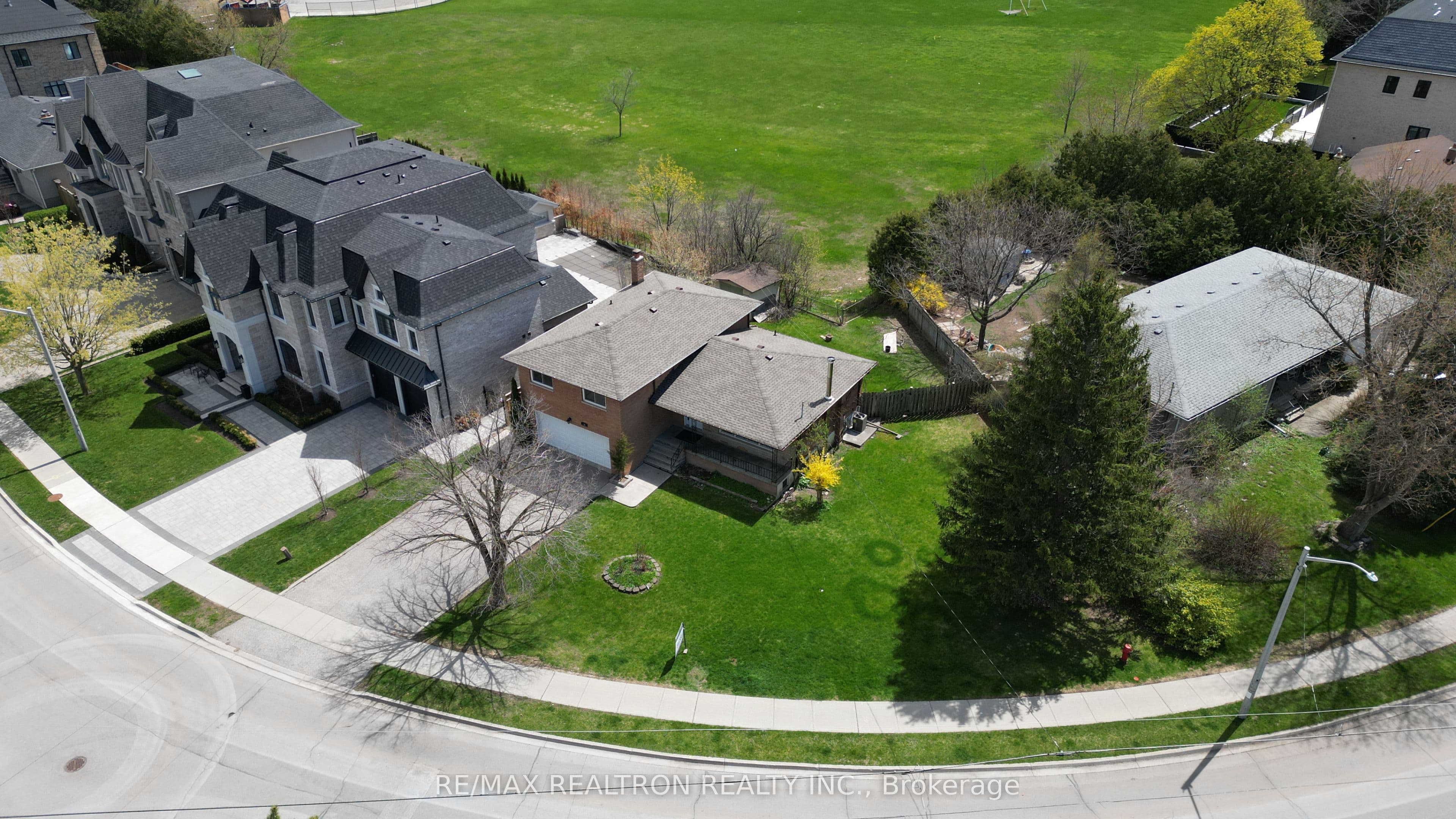 19 Claridge Drive — photo 11