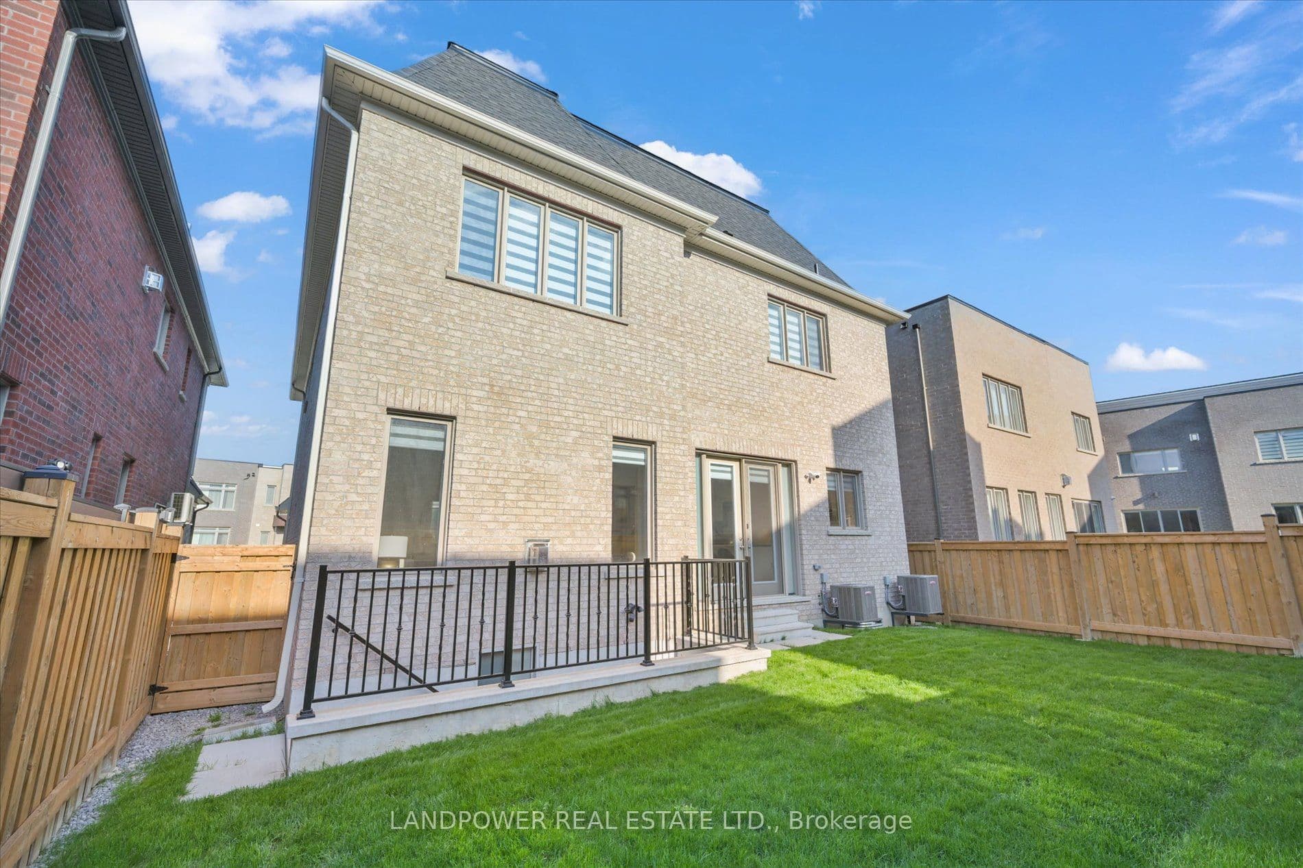 10 Solar Street — photo 50