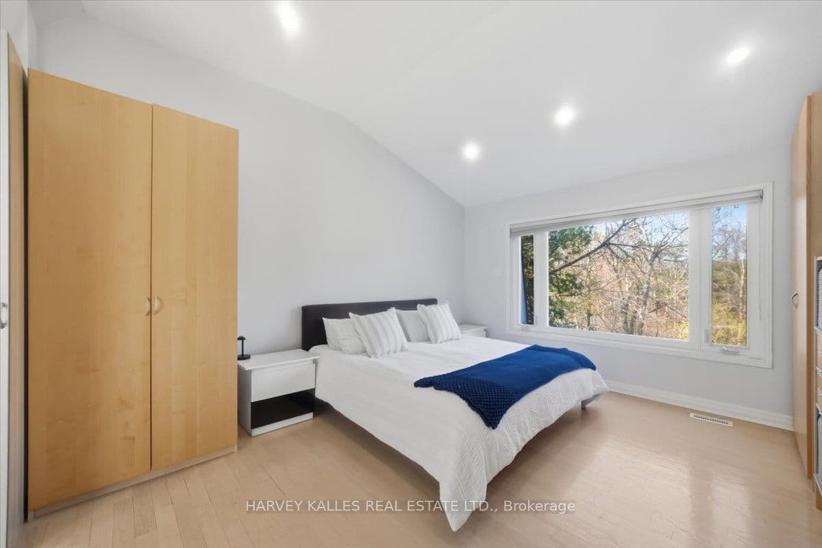 72 Walmer Road — photo 19