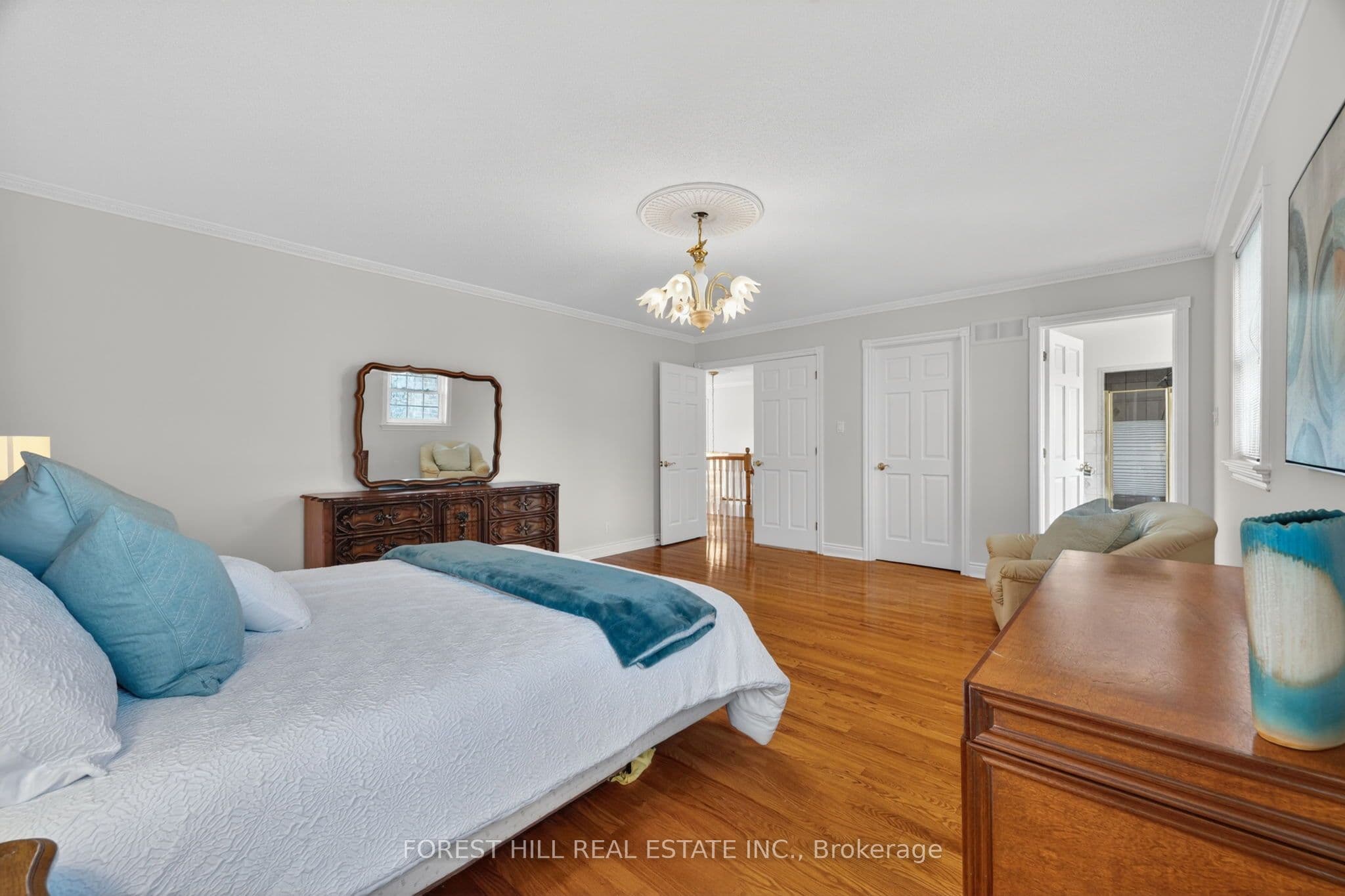 10601 Bathurst Street — photo 24