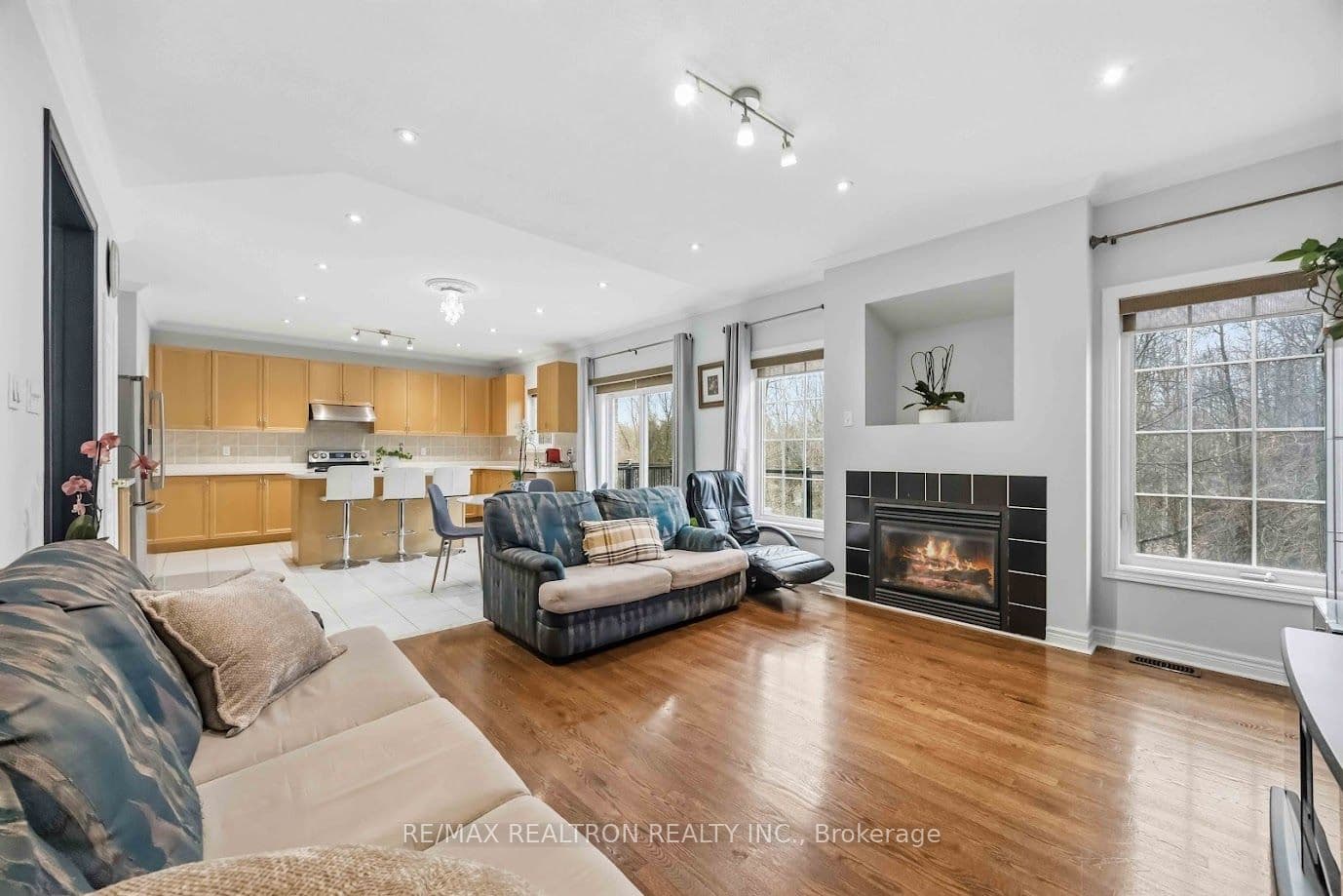 10 Dovetail Drive — photo 5