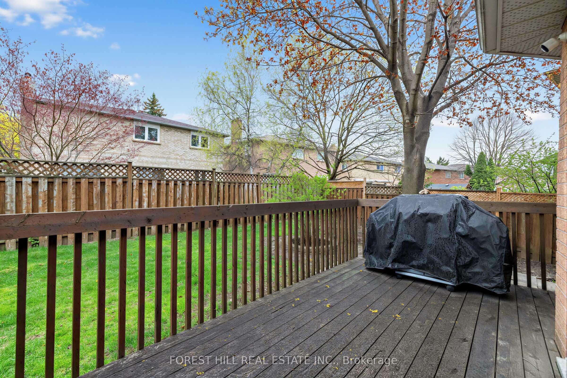17 Lady Lynn Crescent — photo 47
