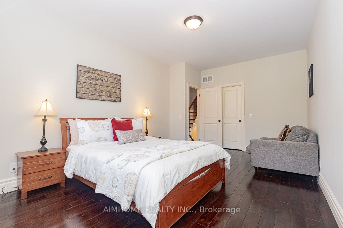 220 Weldrick Road W — photo 27