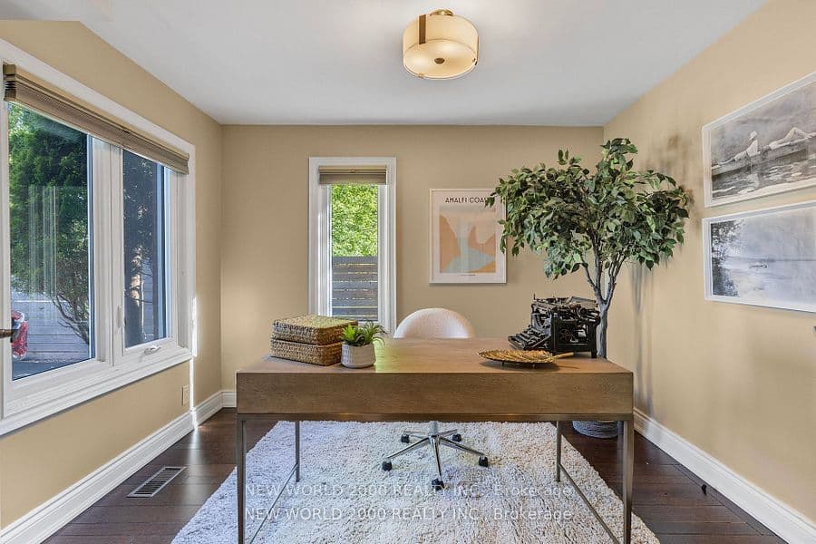 245 Lakeland Crescent — photo 3