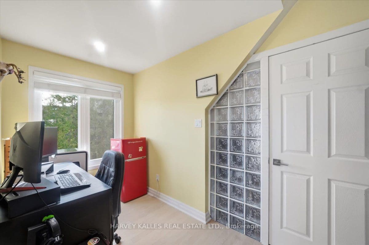 72 Walmer Road — photo 36