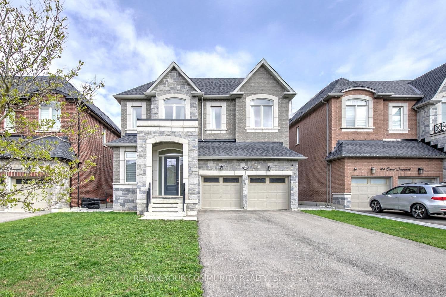 96 Bond Crescent, Richmond Hill