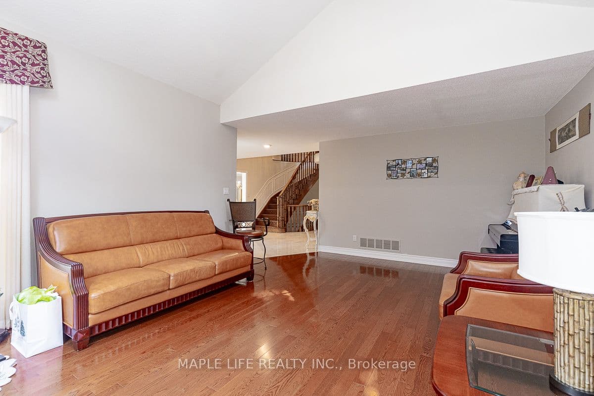 1 Elderwood Drive — photo 3