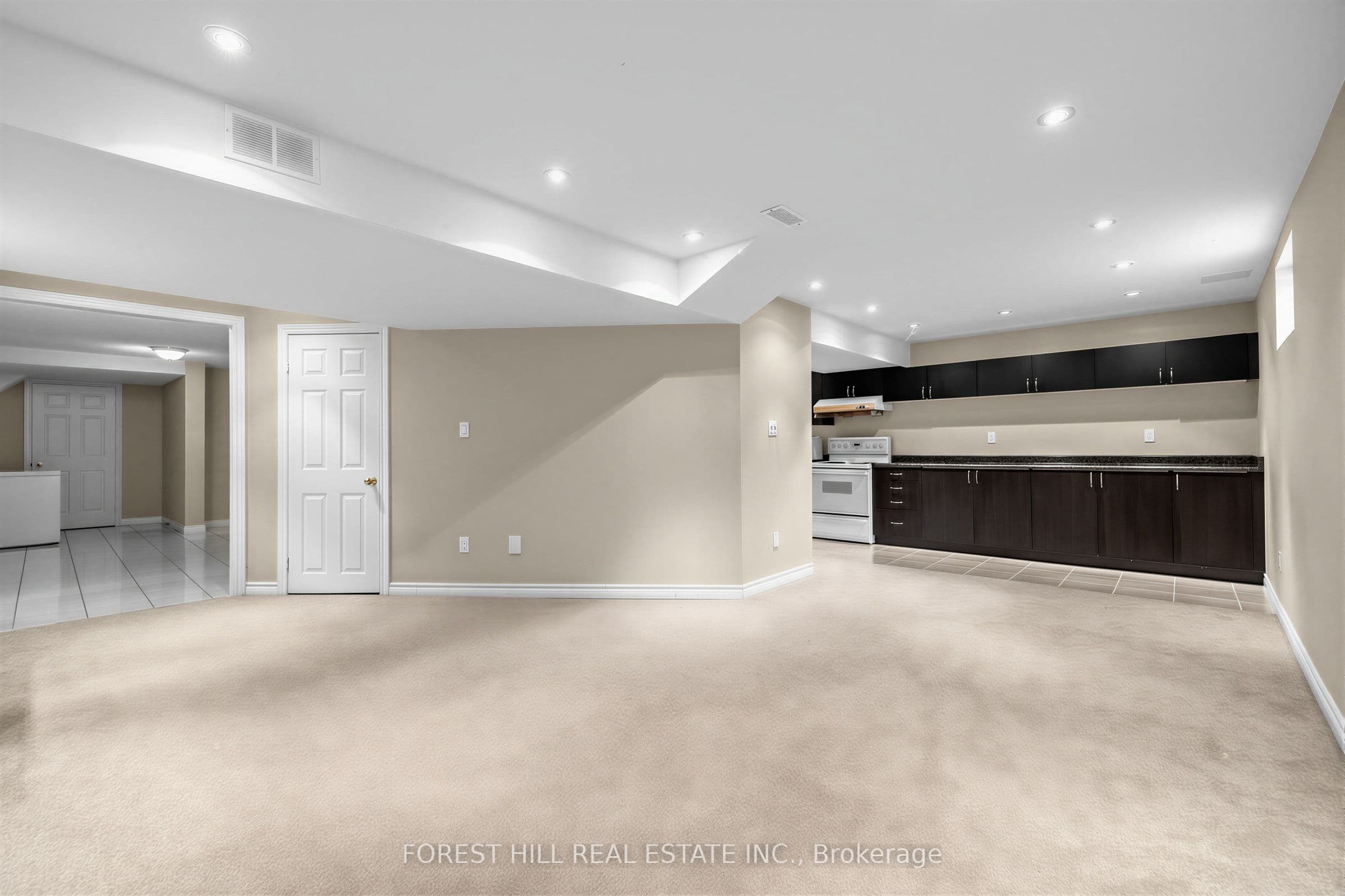 17 Lady Lynn Crescent — photo 42
