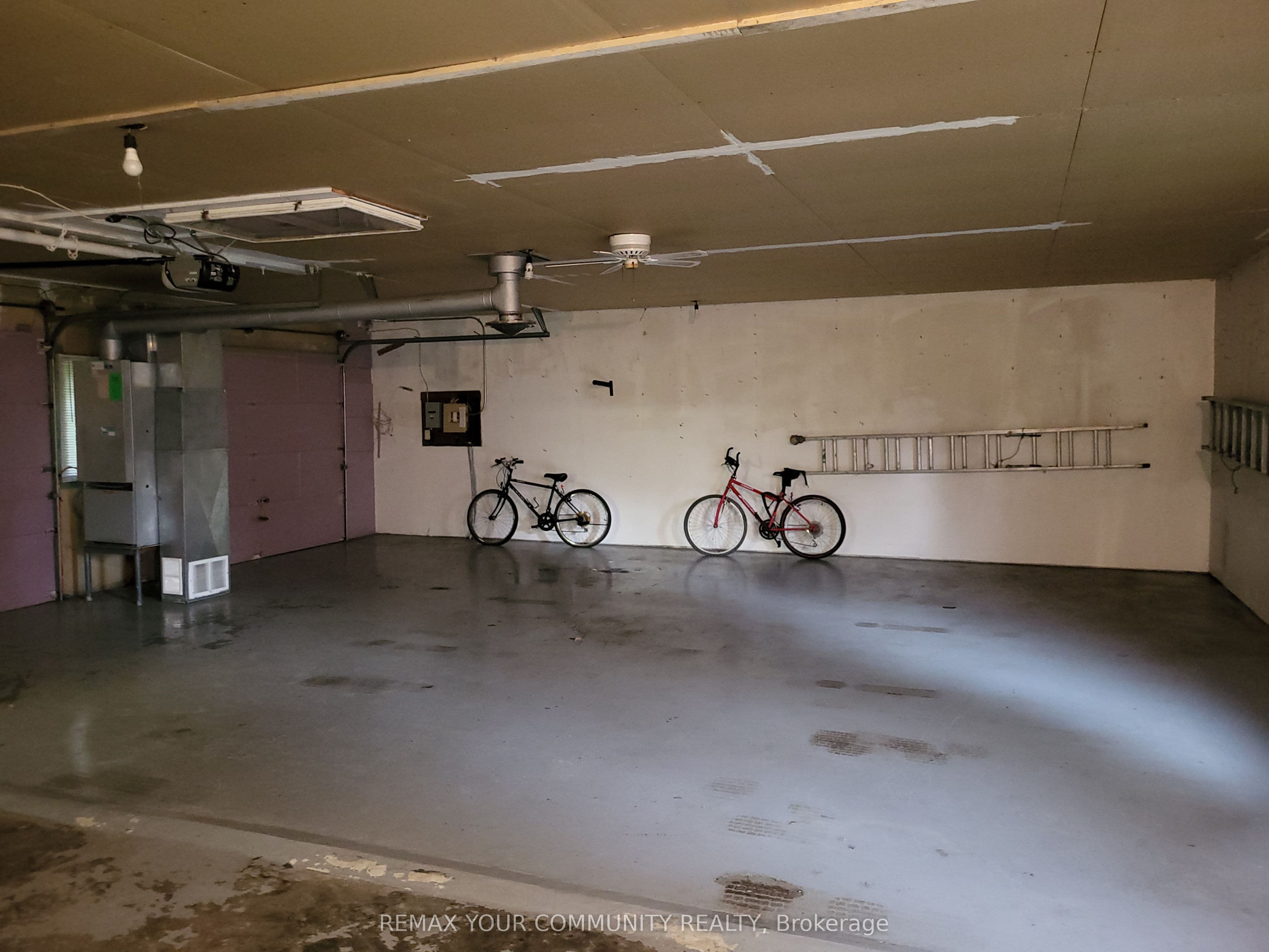 11419 Bathurst Street — photo 37