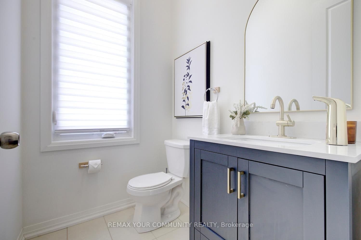 96 Bond Crescent — photo 34