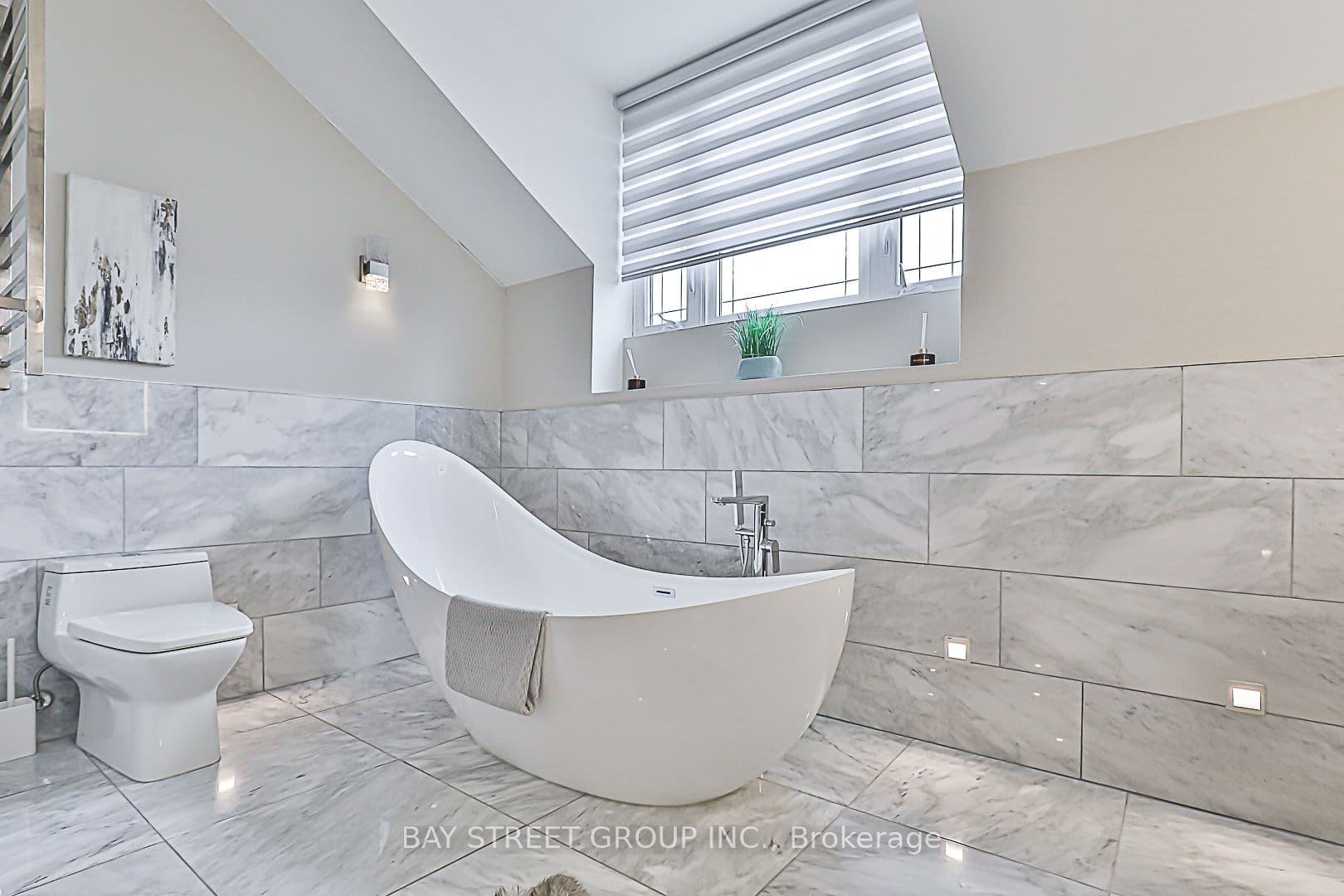 11 Gatcombe Circle — photo 31