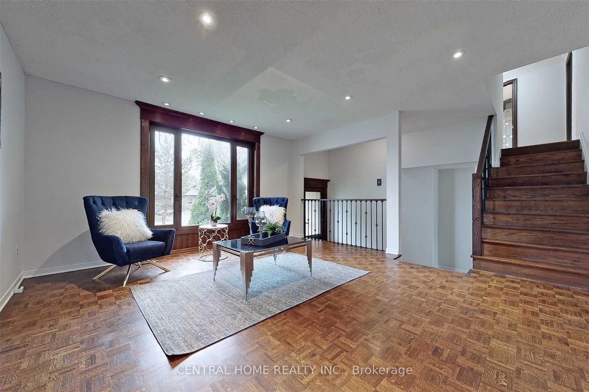 18 Mayvern Crescent — photo 27