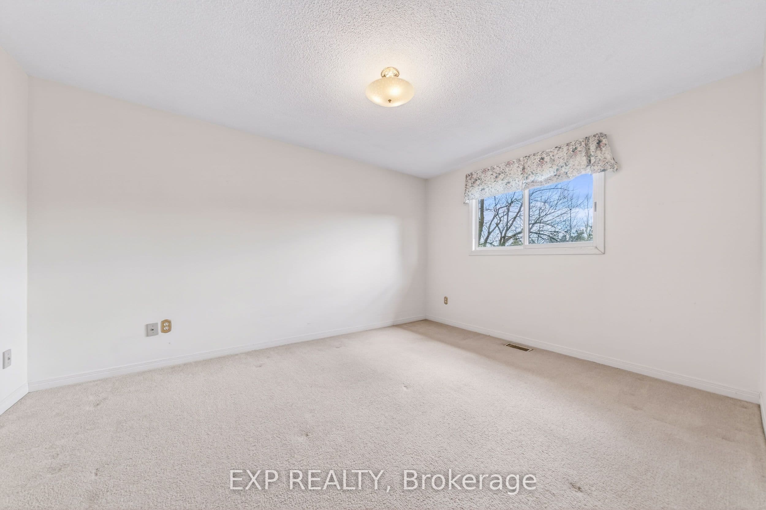 51 Sanderson Crescent — photo 49