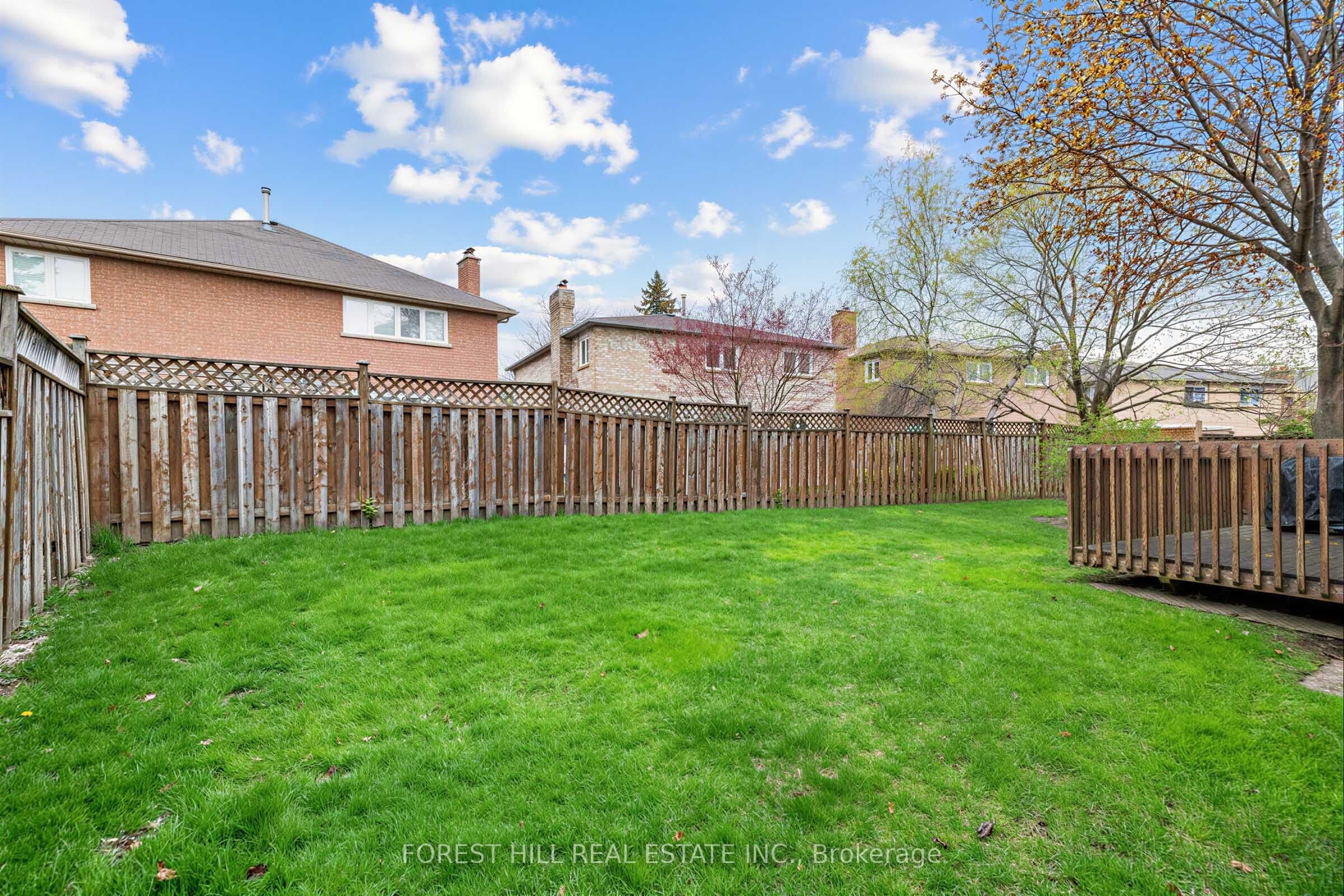 17 Lady Lynn Crescent — photo 50