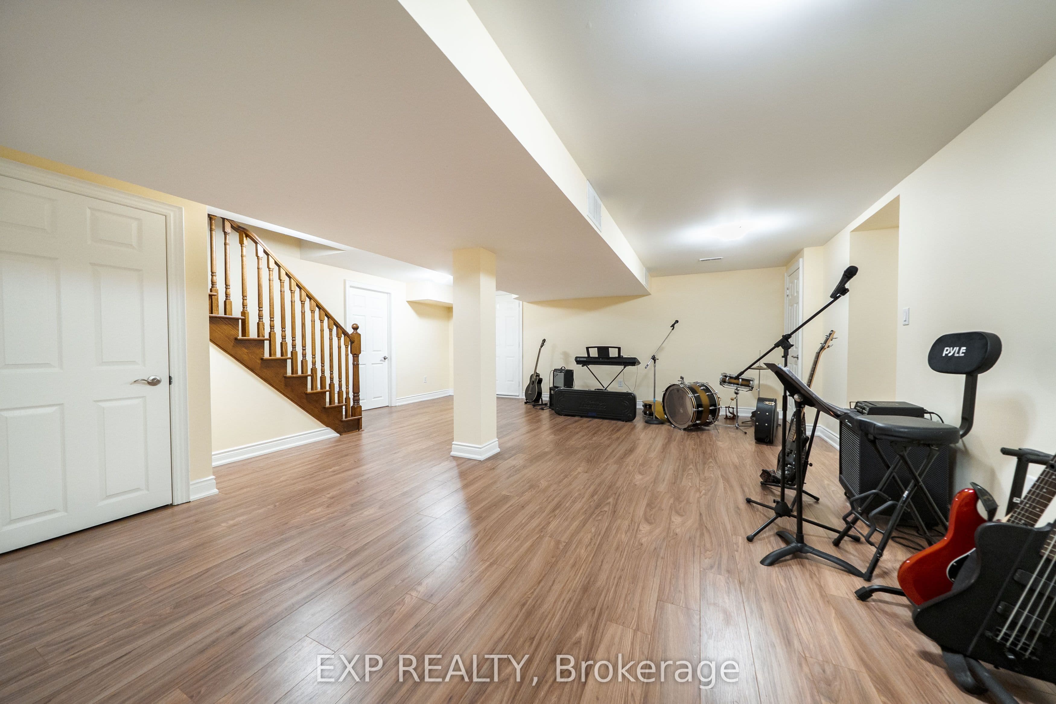 90 Brillinger Street — photo 41