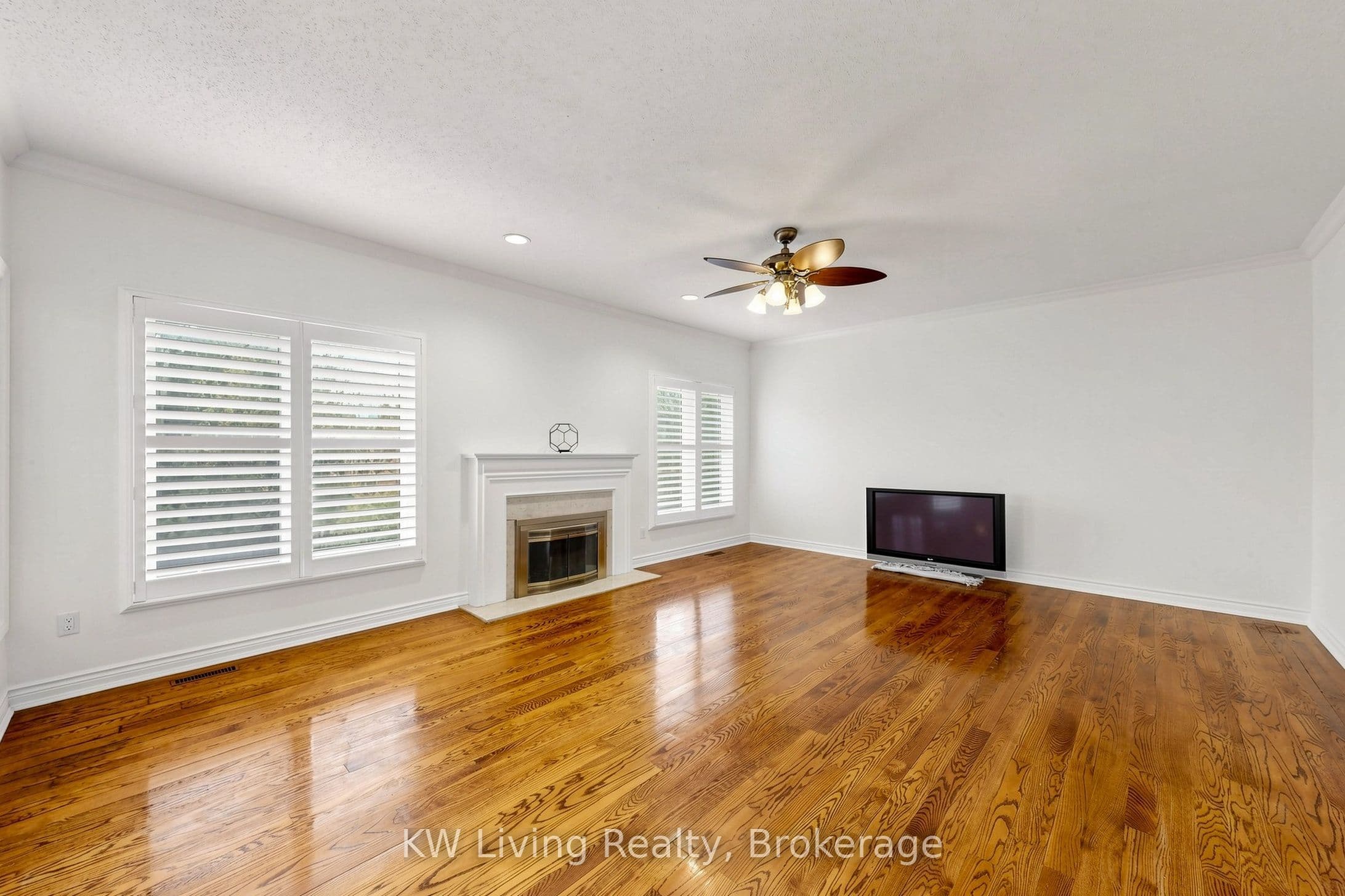 22 Ava Crescent — photo 9