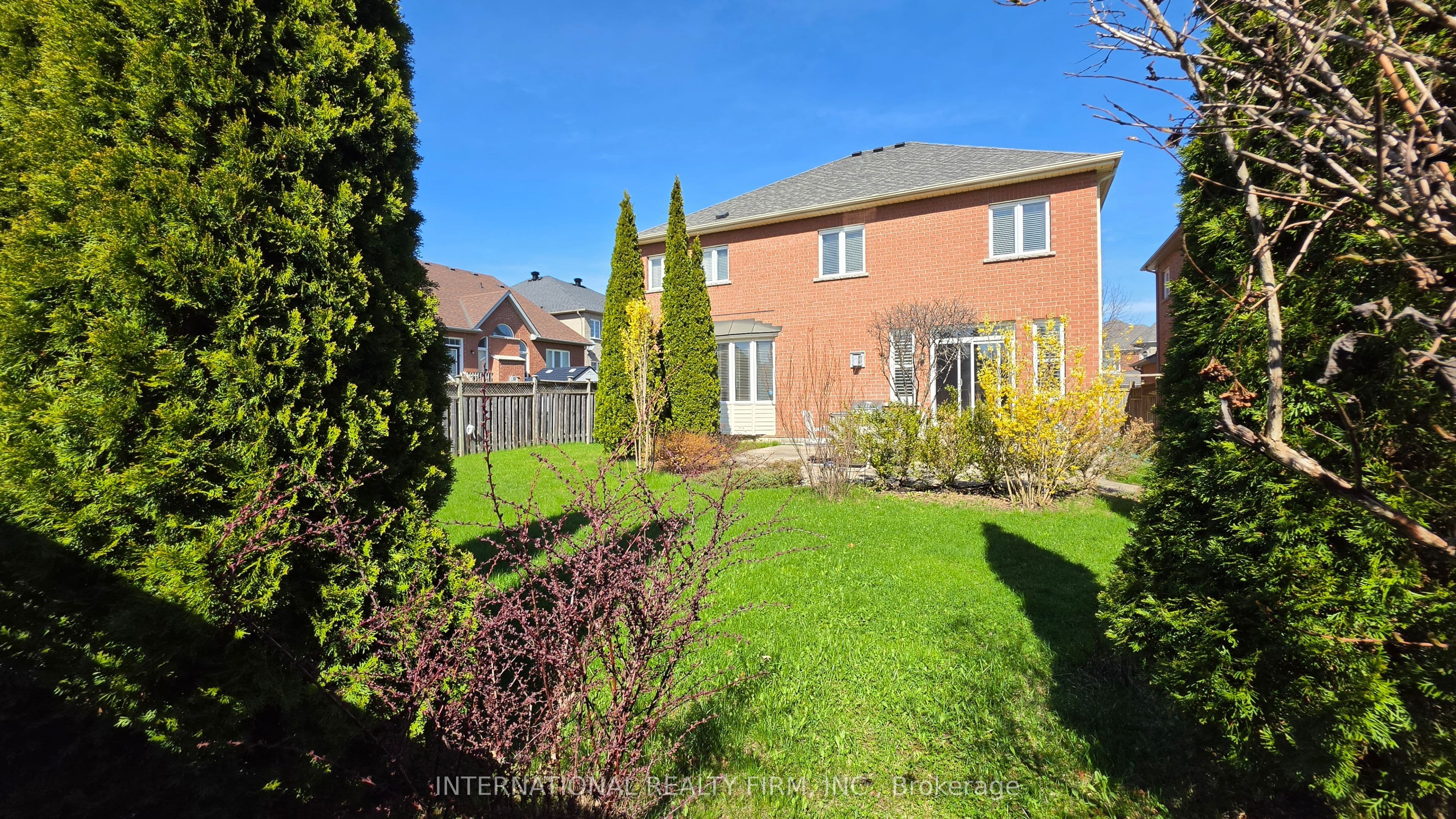 30 O'Hara Crescent — photo 2