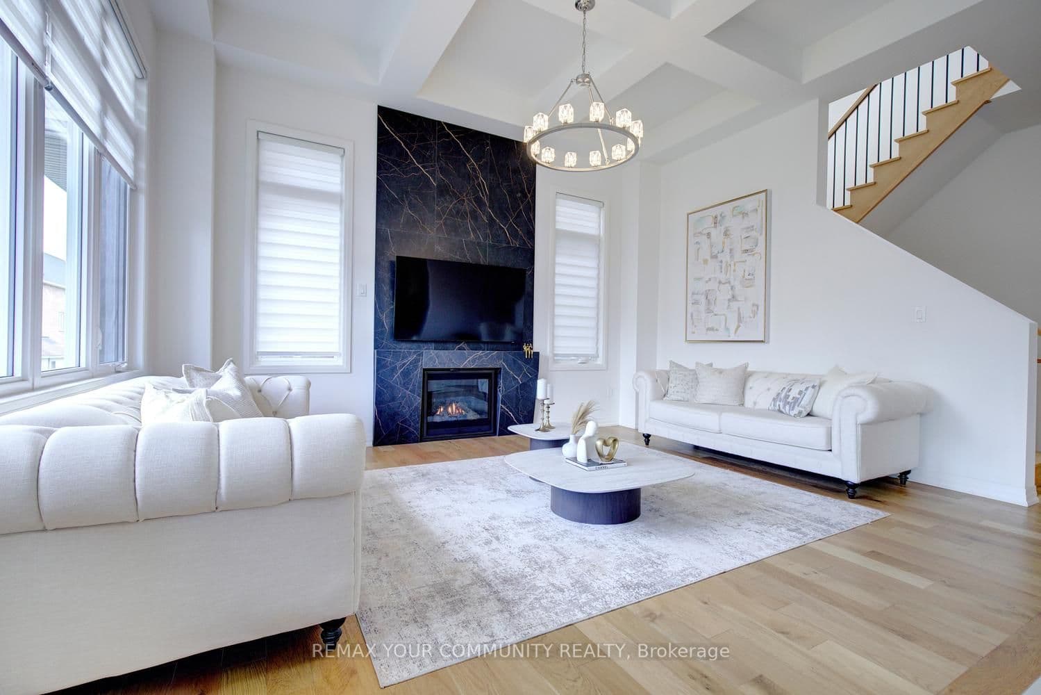 96 Bond Crescent — photo 9