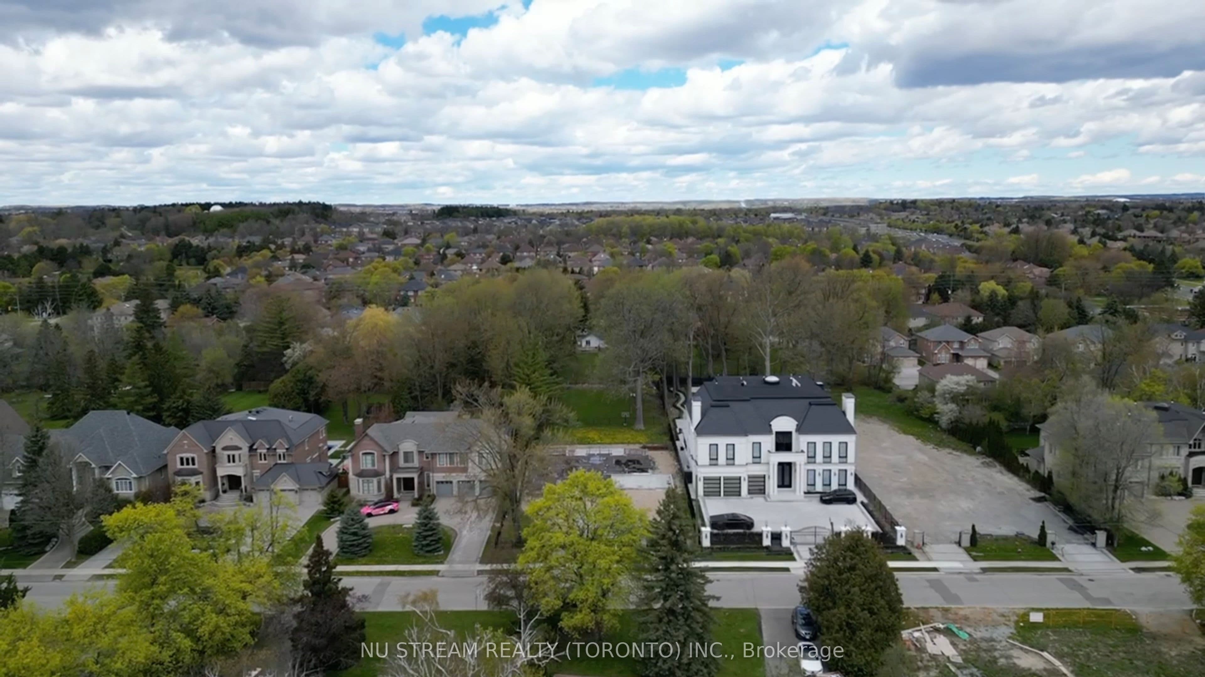 212 Duncan Road — photo 2