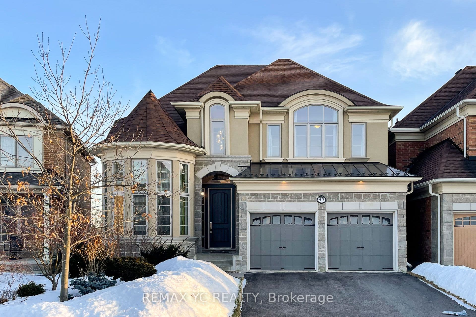 43 Laredo Drive — photo 1