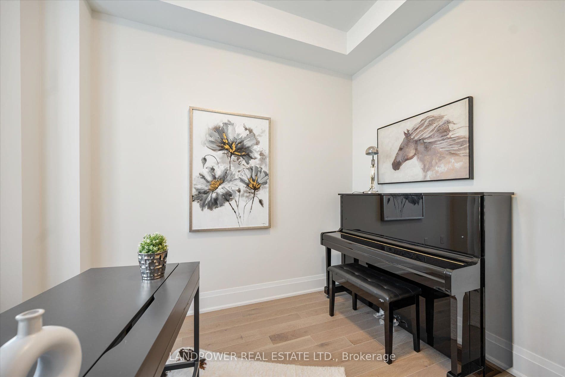 10 Solar Street — photo 8
